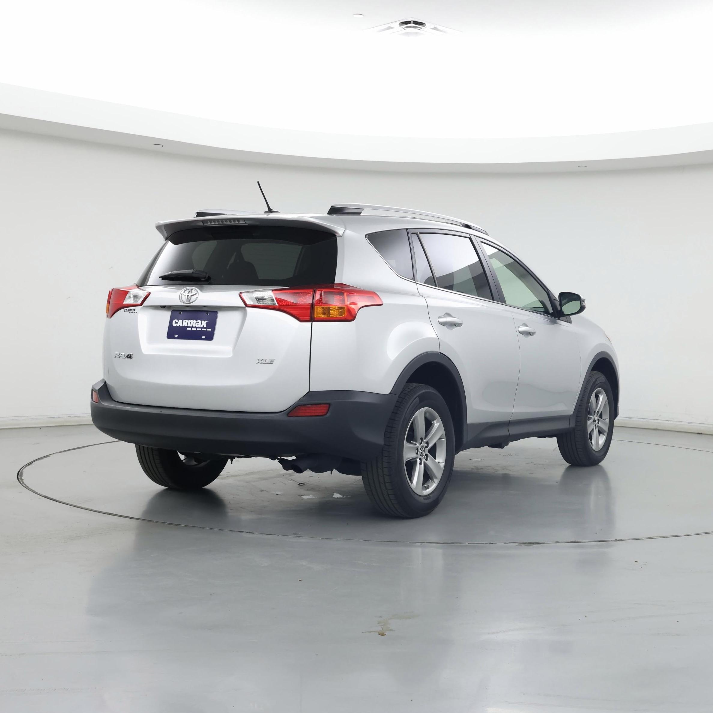 Thumbnail: 2015 Toyota RAV4 - 8
