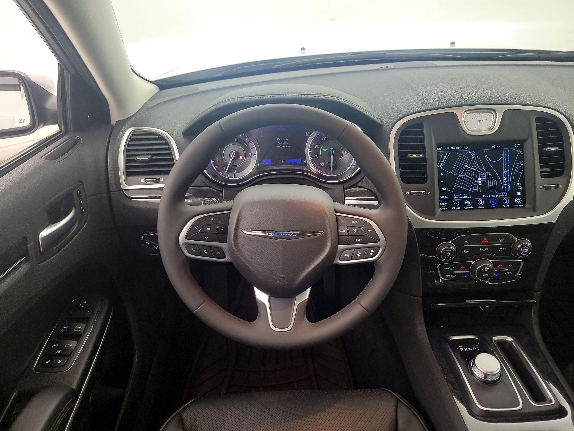 Thumbnail: 2023 Chrysler 300 - 10