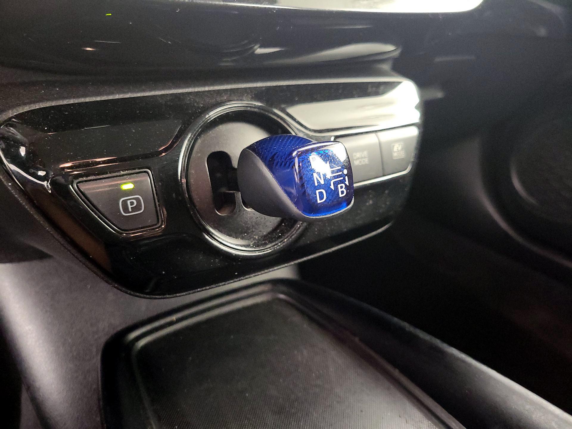 Thumbnail: 2021 Toyota Prius - 17