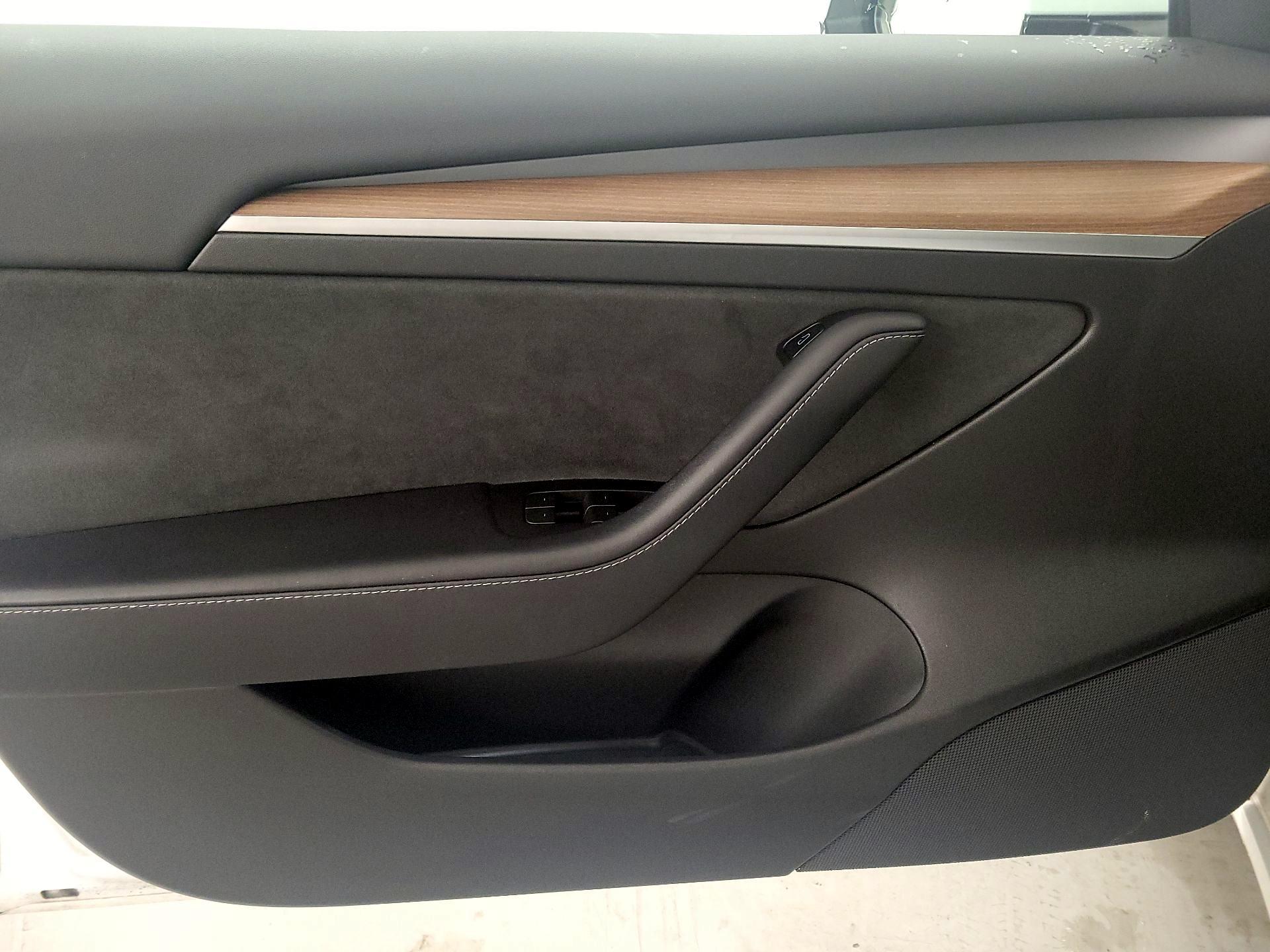 Thumbnail: 2022 Tesla Model 3 - 12