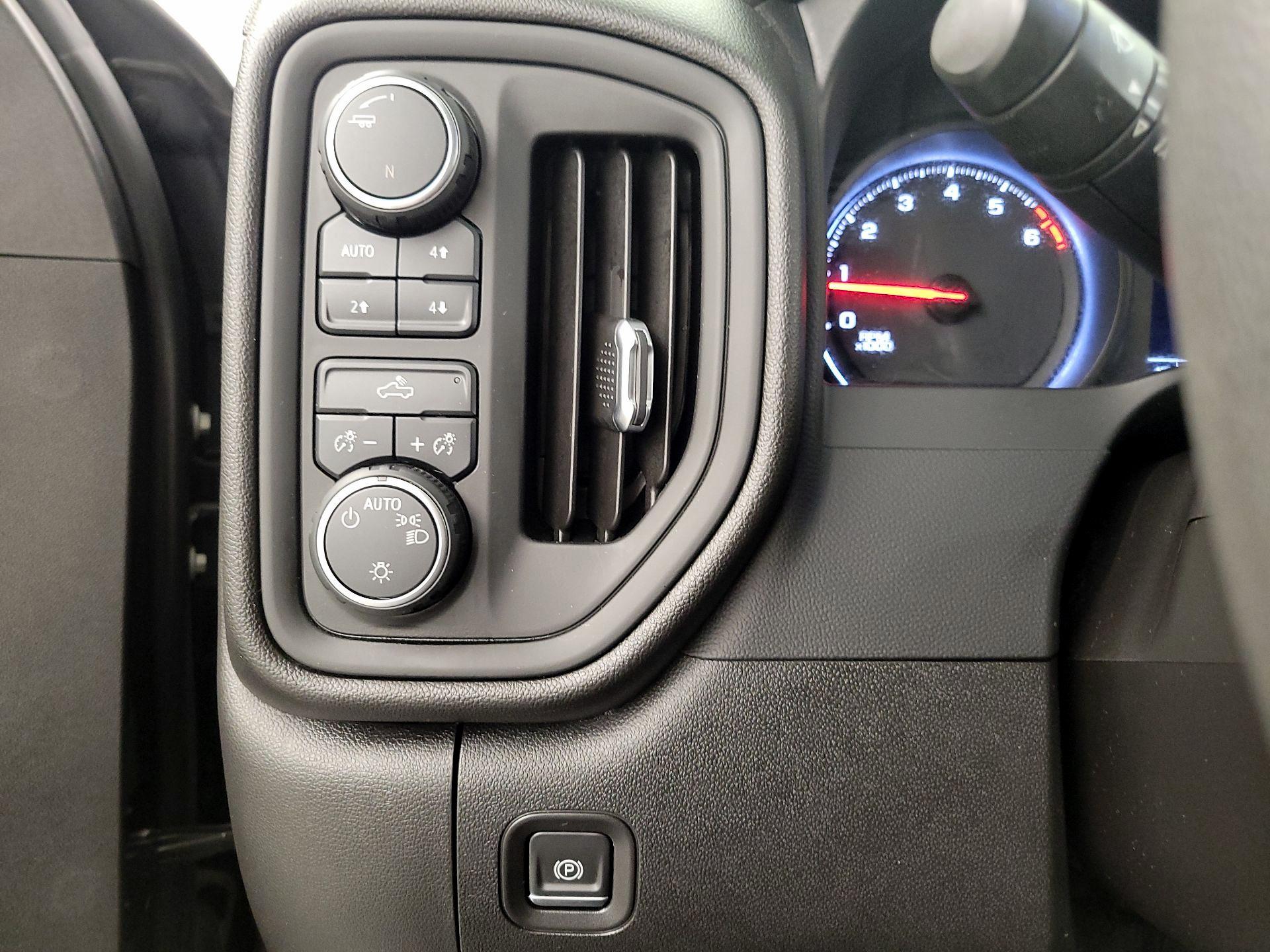 Thumbnail: 2021 Chevrolet Silverado 1500 - 13