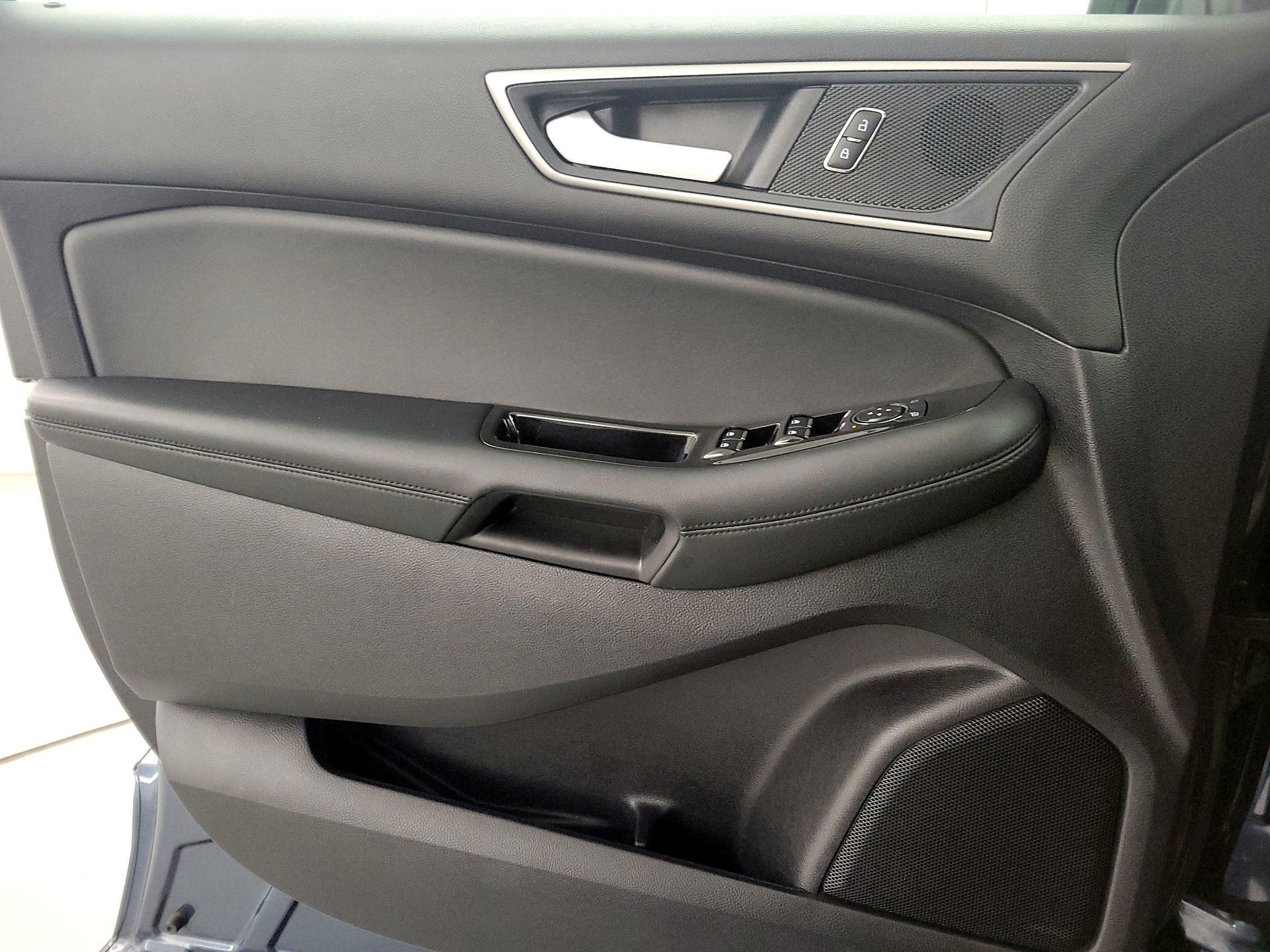 Thumbnail: 2019 Ford Edge - 12