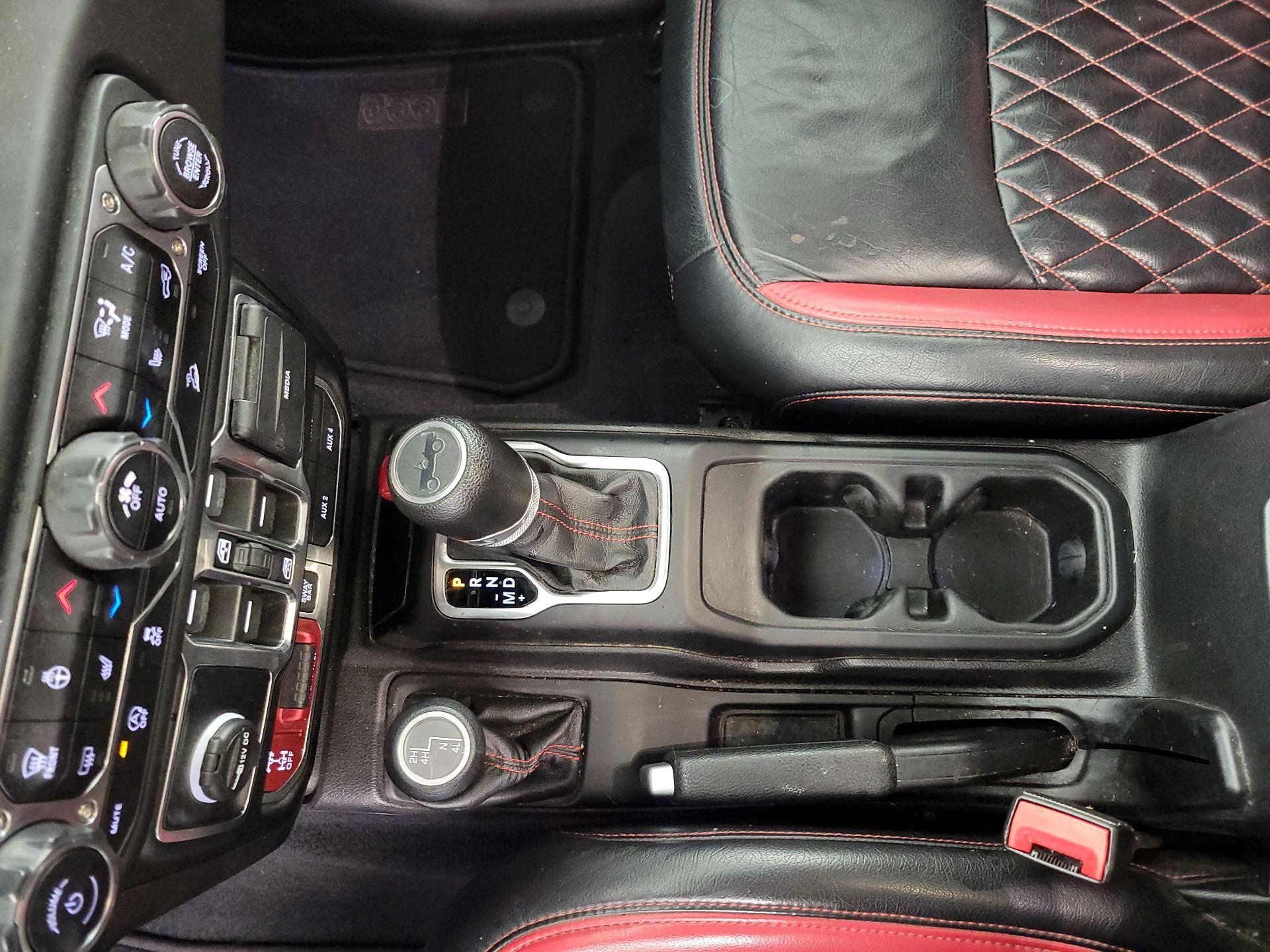 Thumbnail: 2020 Jeep Wrangler - 18