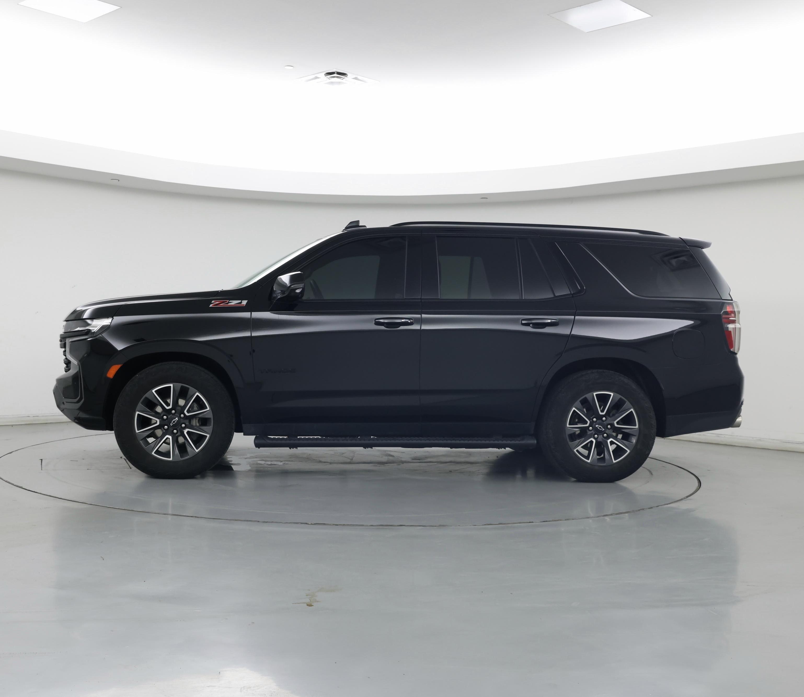 Thumbnail: 2023 Chevrolet Tahoe - 3