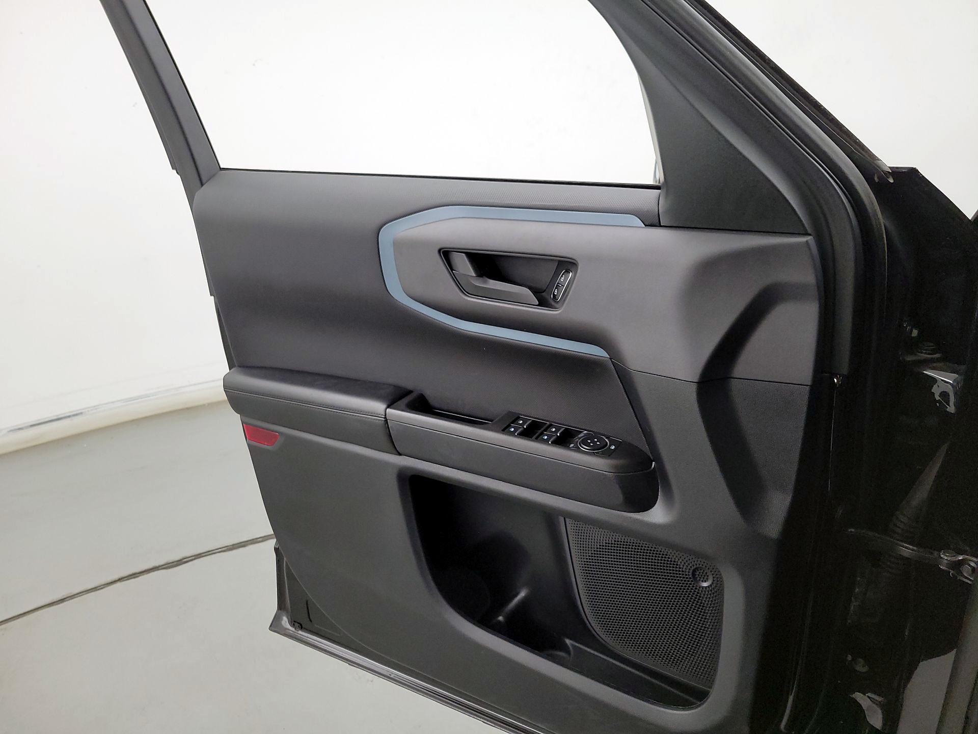 Thumbnail: 2021 Ford Bronco Sport - 12