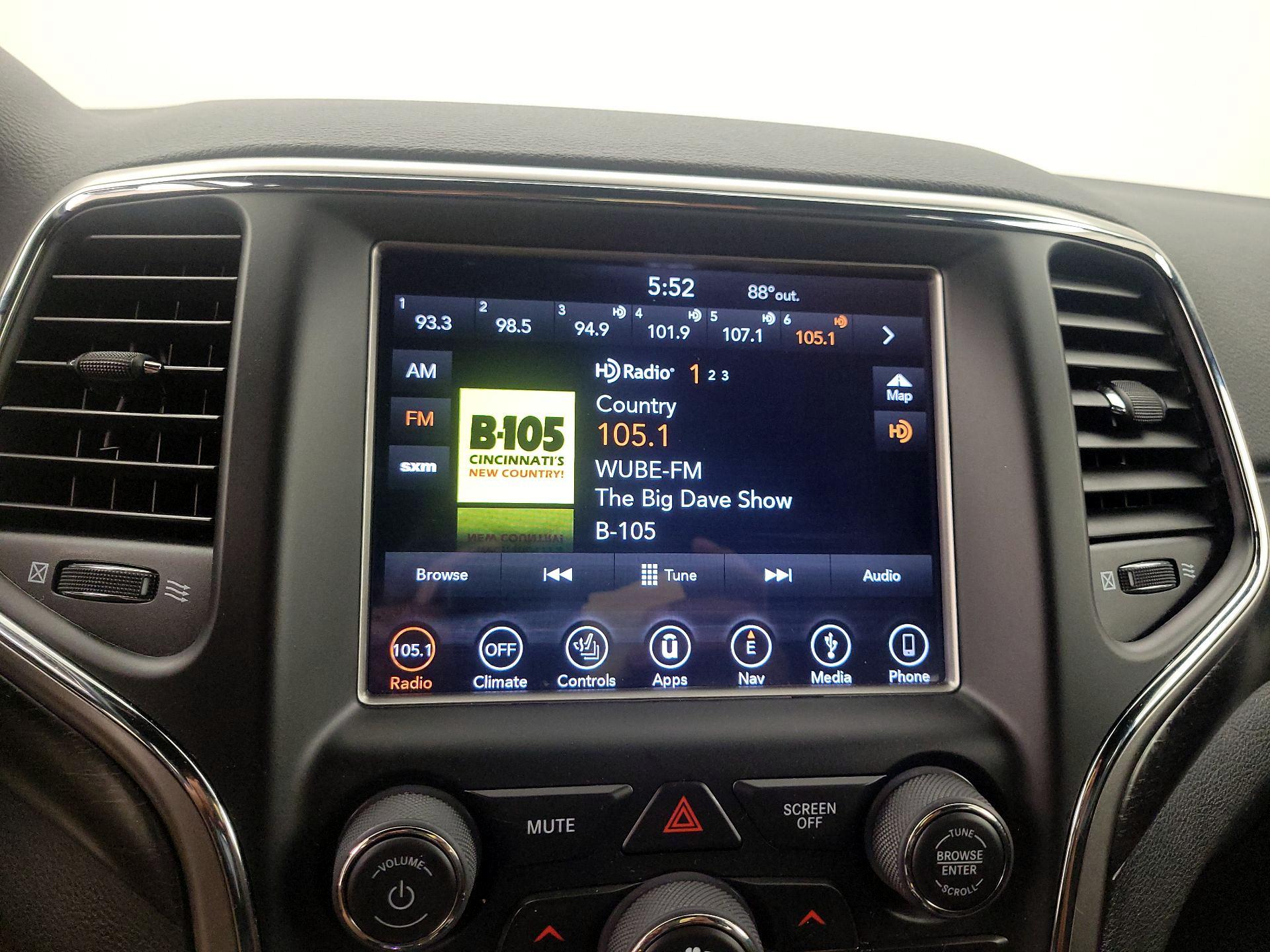 Thumbnail: 2018 Jeep Grand Cherokee - 16