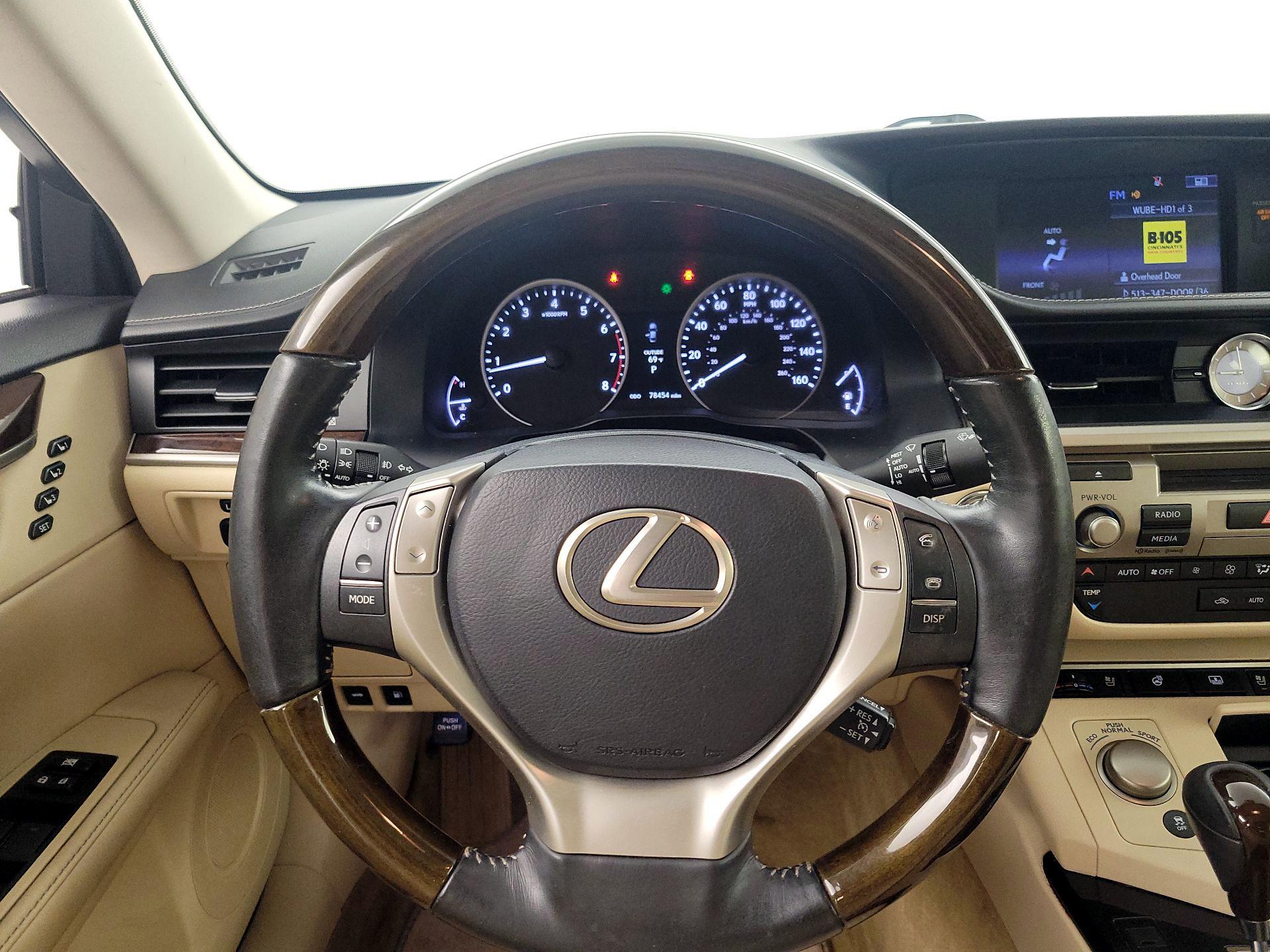 Thumbnail: 2015 Lexus ES - 10