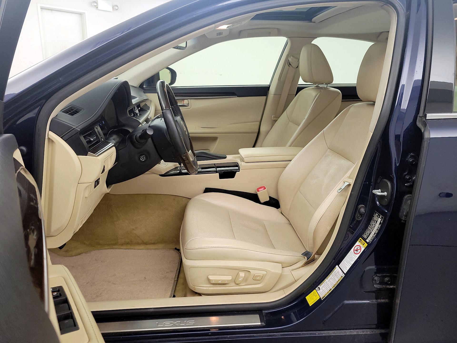 Thumbnail: 2015 Lexus ES - 11