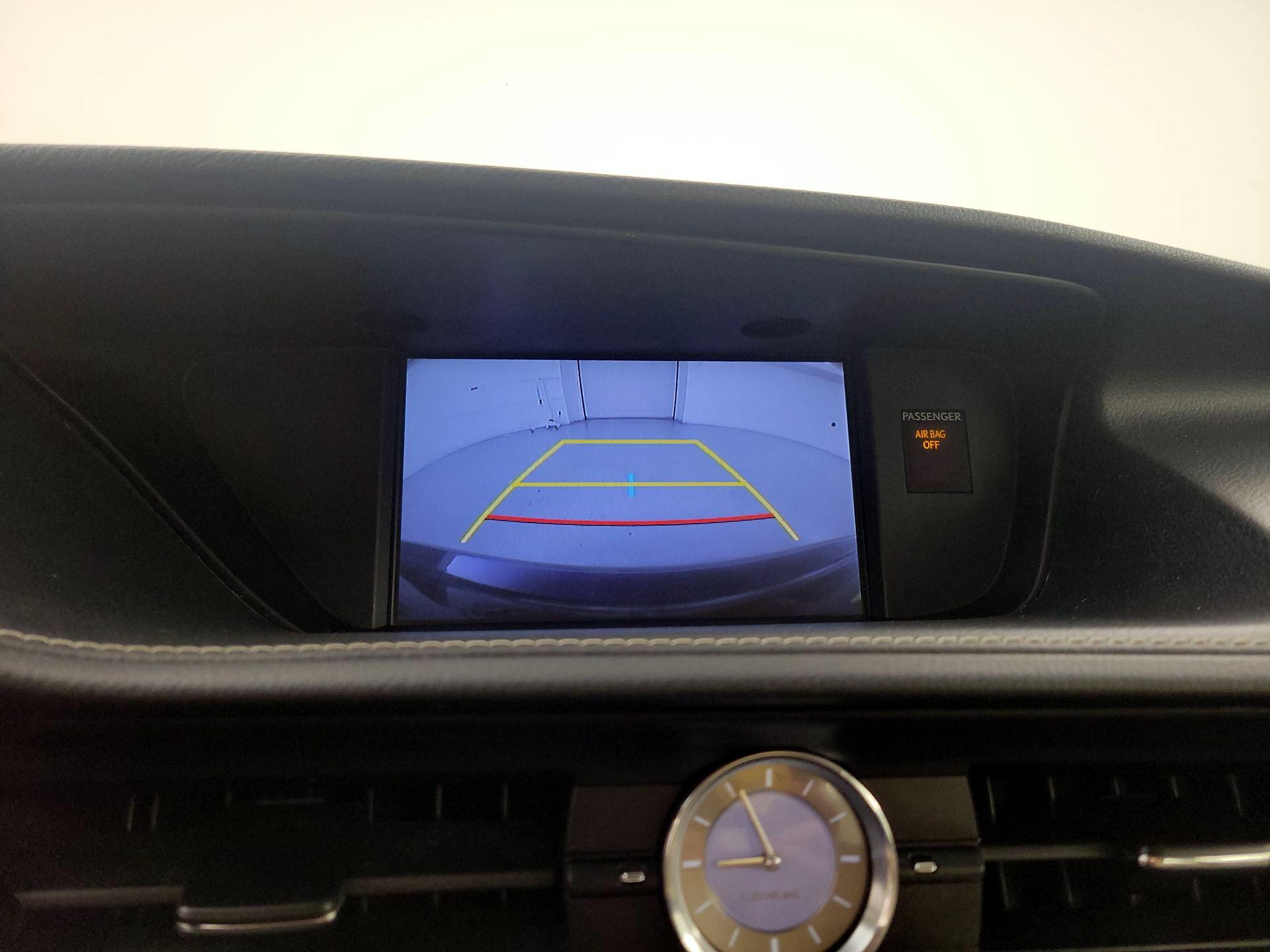 Thumbnail: 2015 Lexus ES - 15