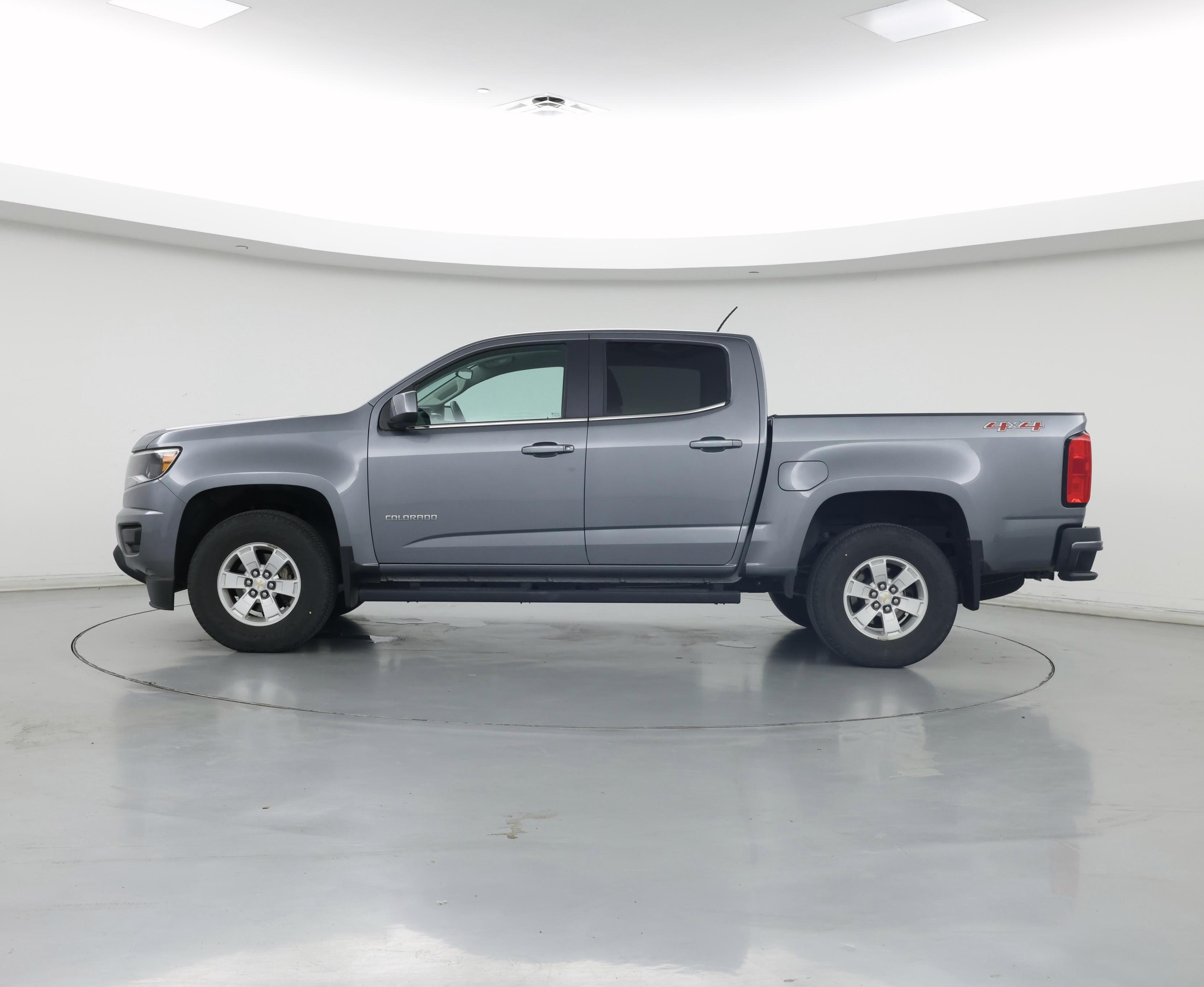 Thumbnail: 2019 Chevrolet Colorado - 3