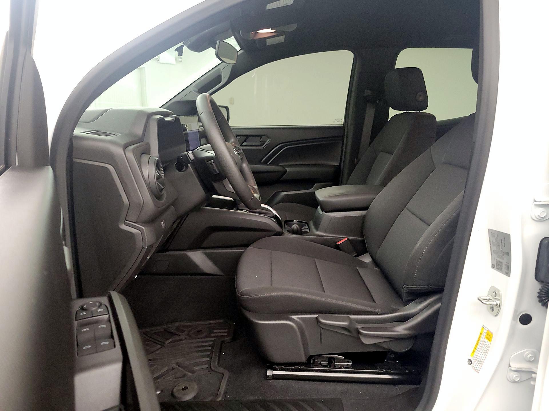 Thumbnail: 2024 Chevrolet Colorado - 11