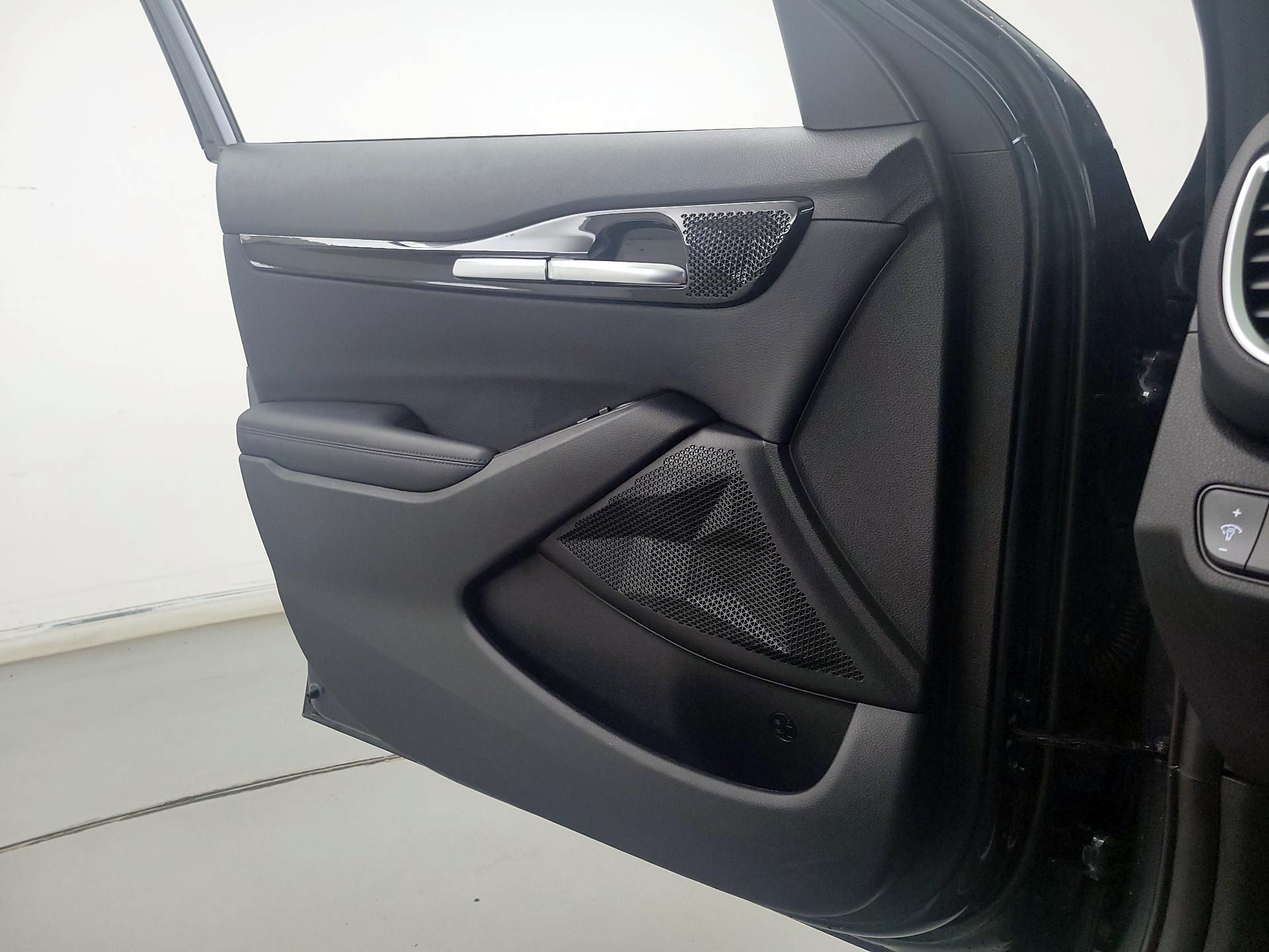 Thumbnail: 2023 Kia Seltos - 12