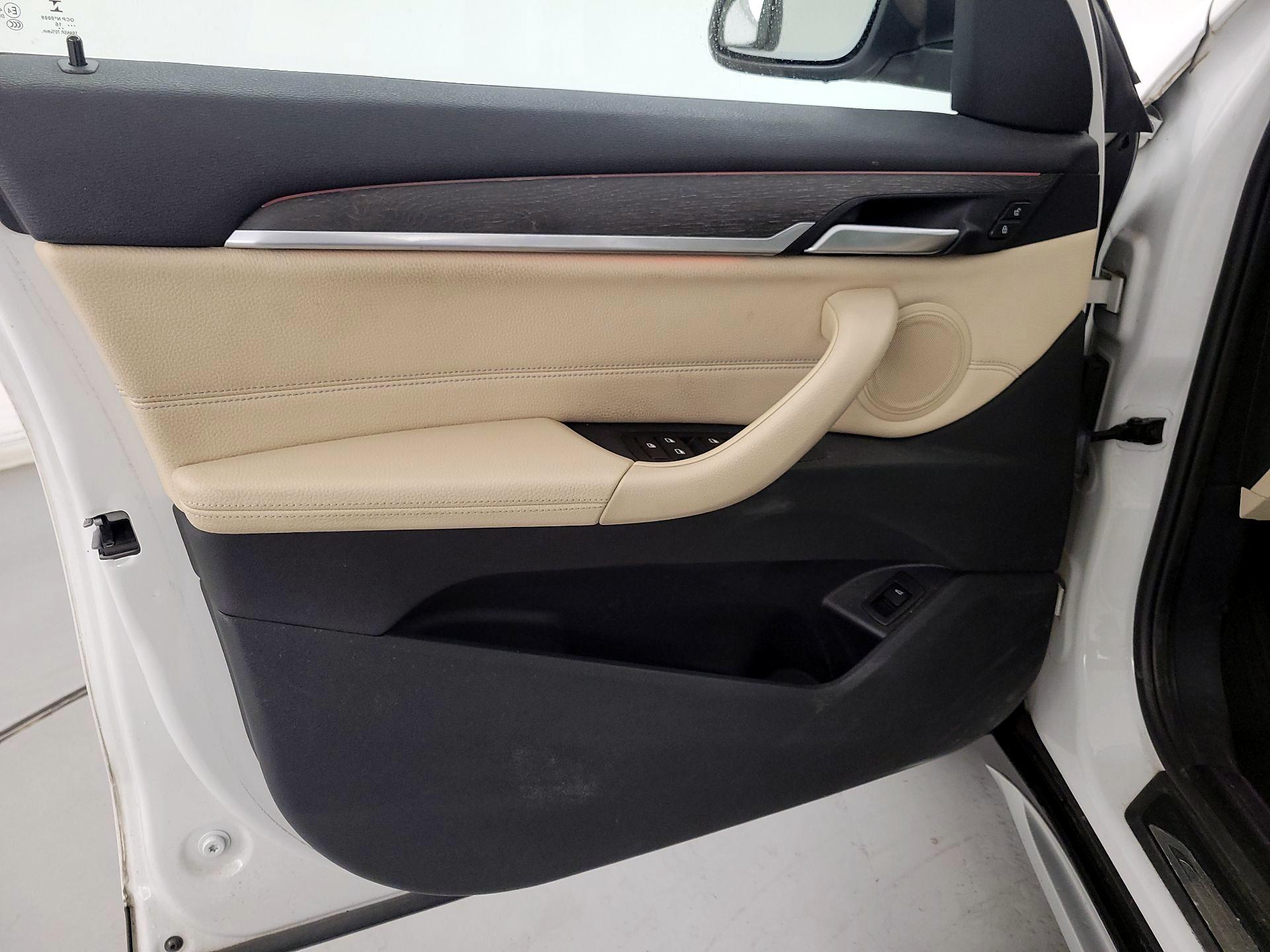 Thumbnail: 2017 BMW X1 - 12