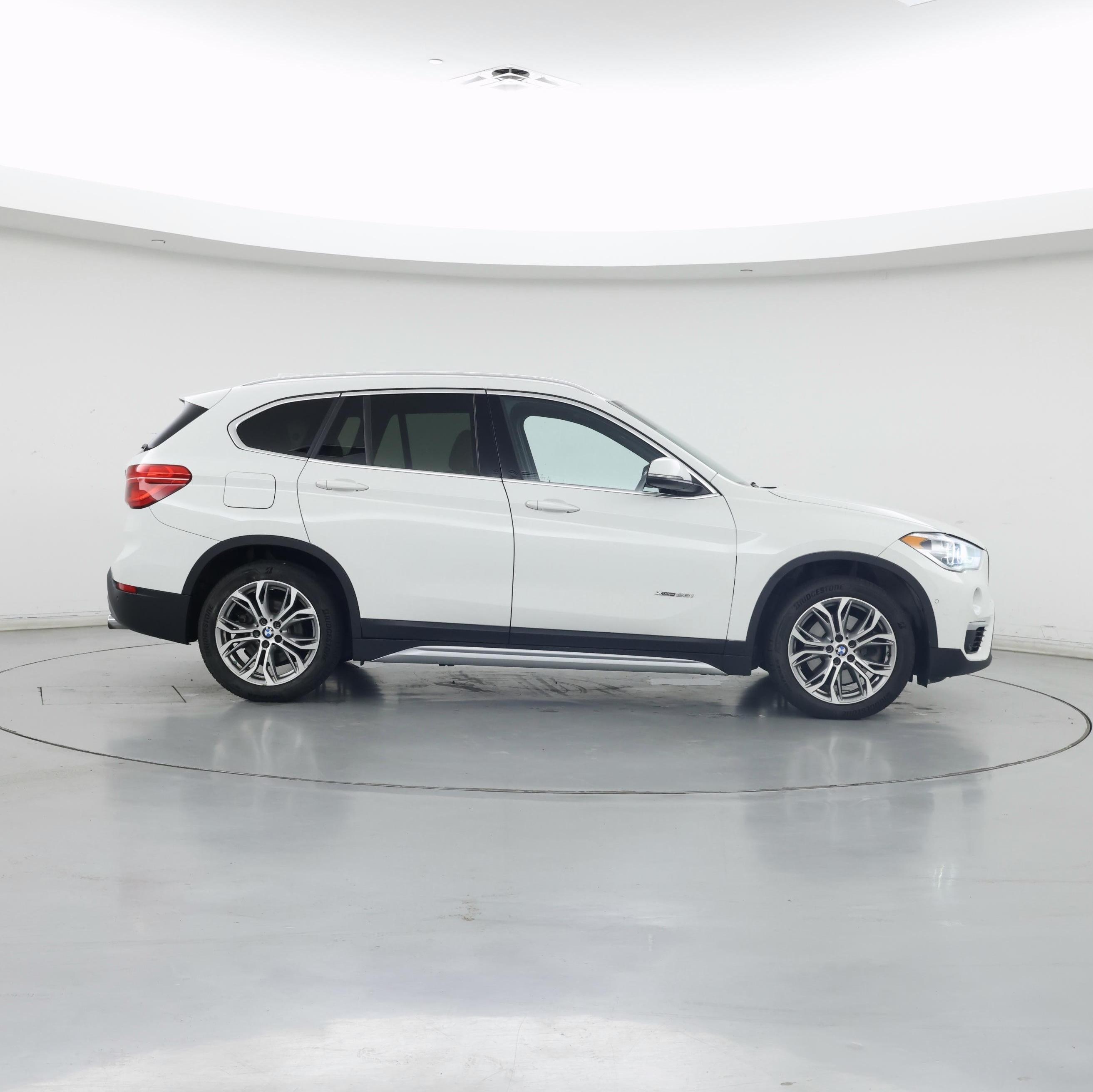Thumbnail: 2017 BMW X1 - 7