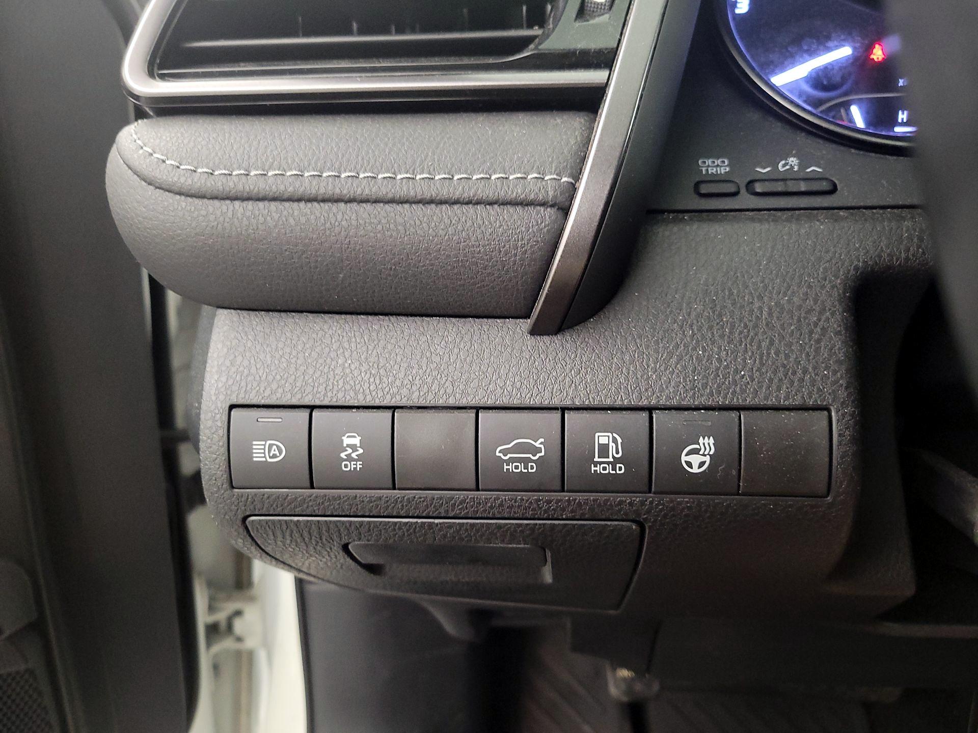 Thumbnail: 2021 Toyota Camry - 13