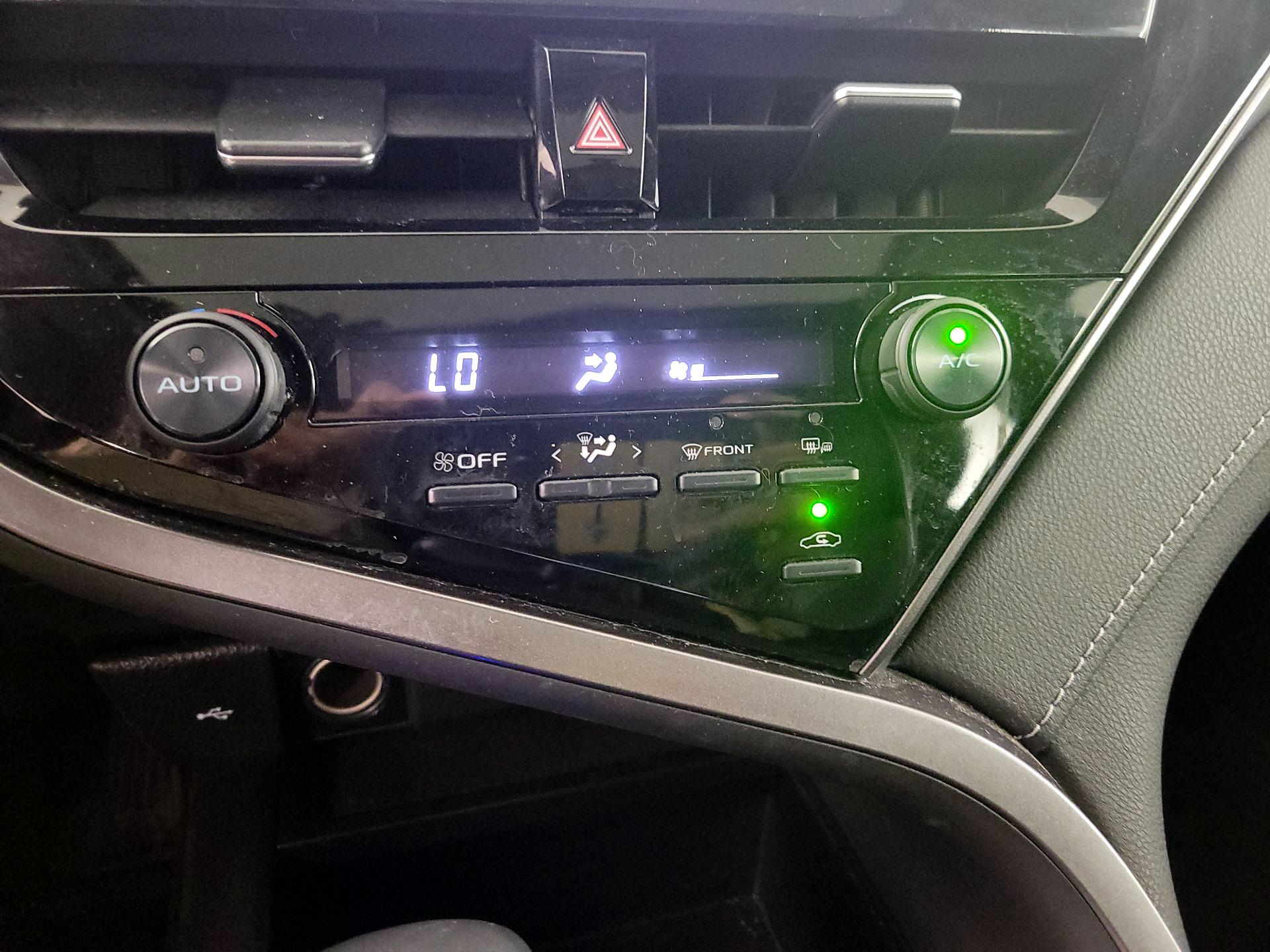 Thumbnail: 2021 Toyota Camry - 16