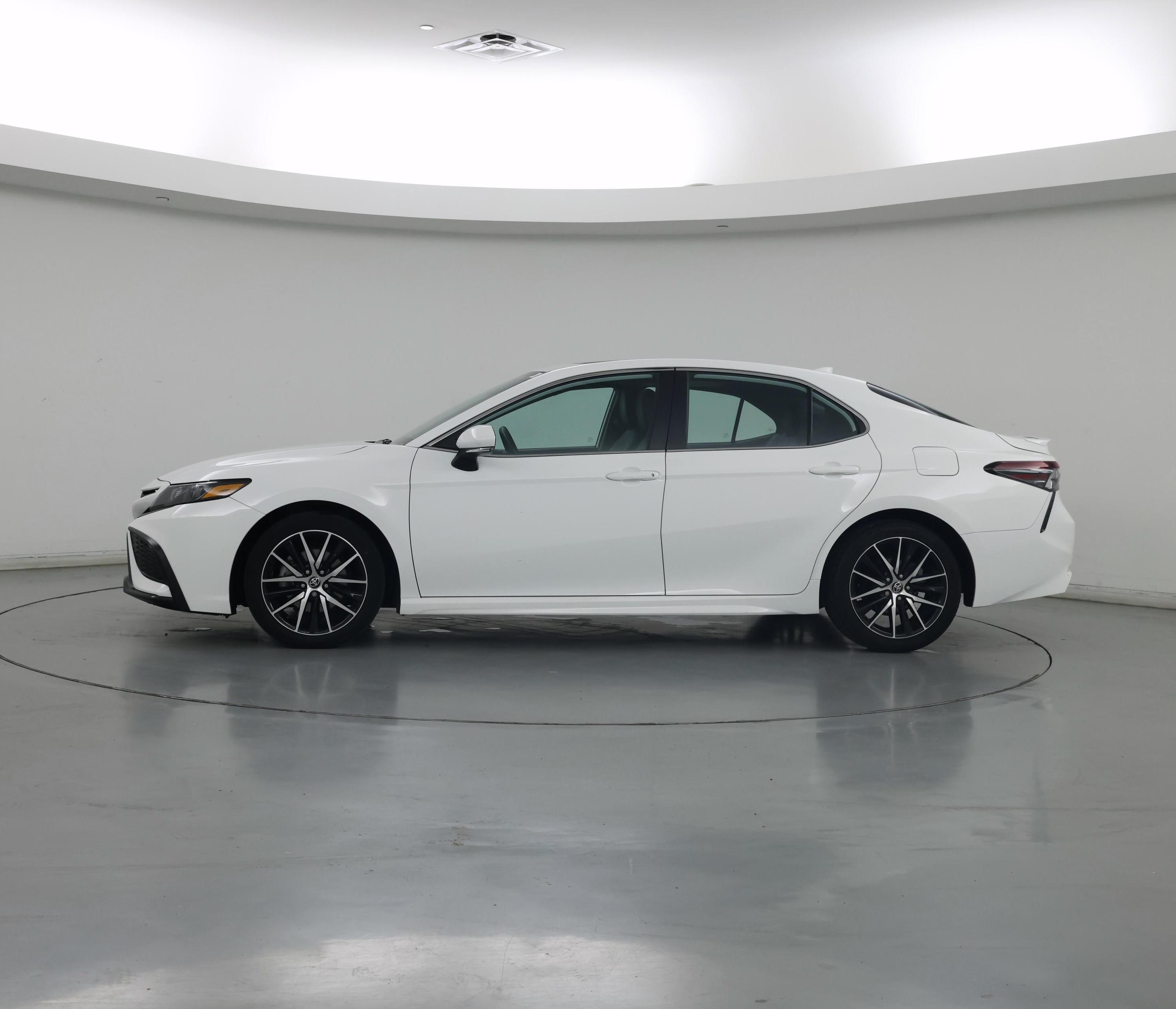 Thumbnail: 2021 Toyota Camry - 3