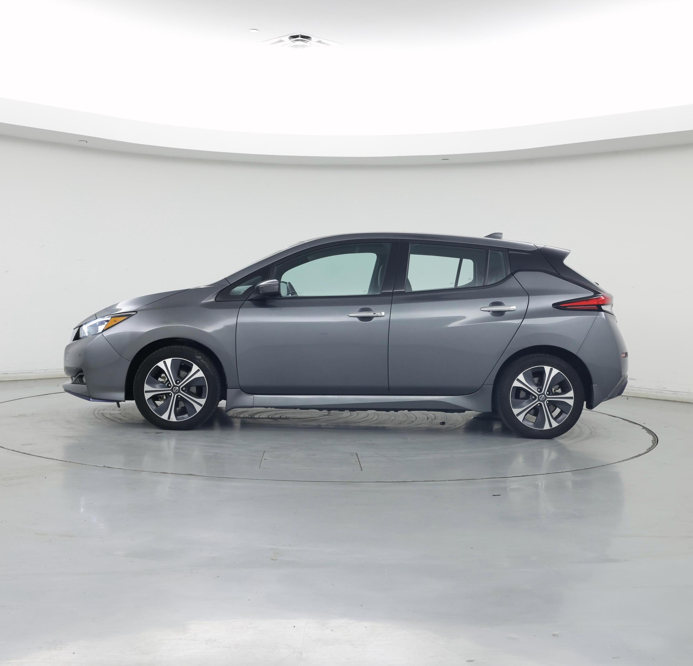Thumbnail: 2020 Nissan Leaf - 3