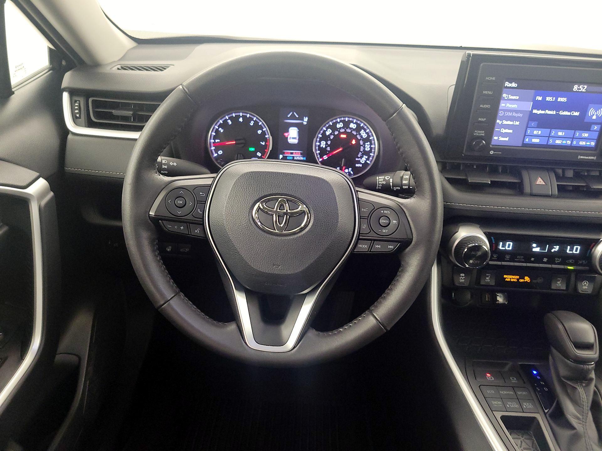 Thumbnail: 2022 Toyota RAV4 - 10