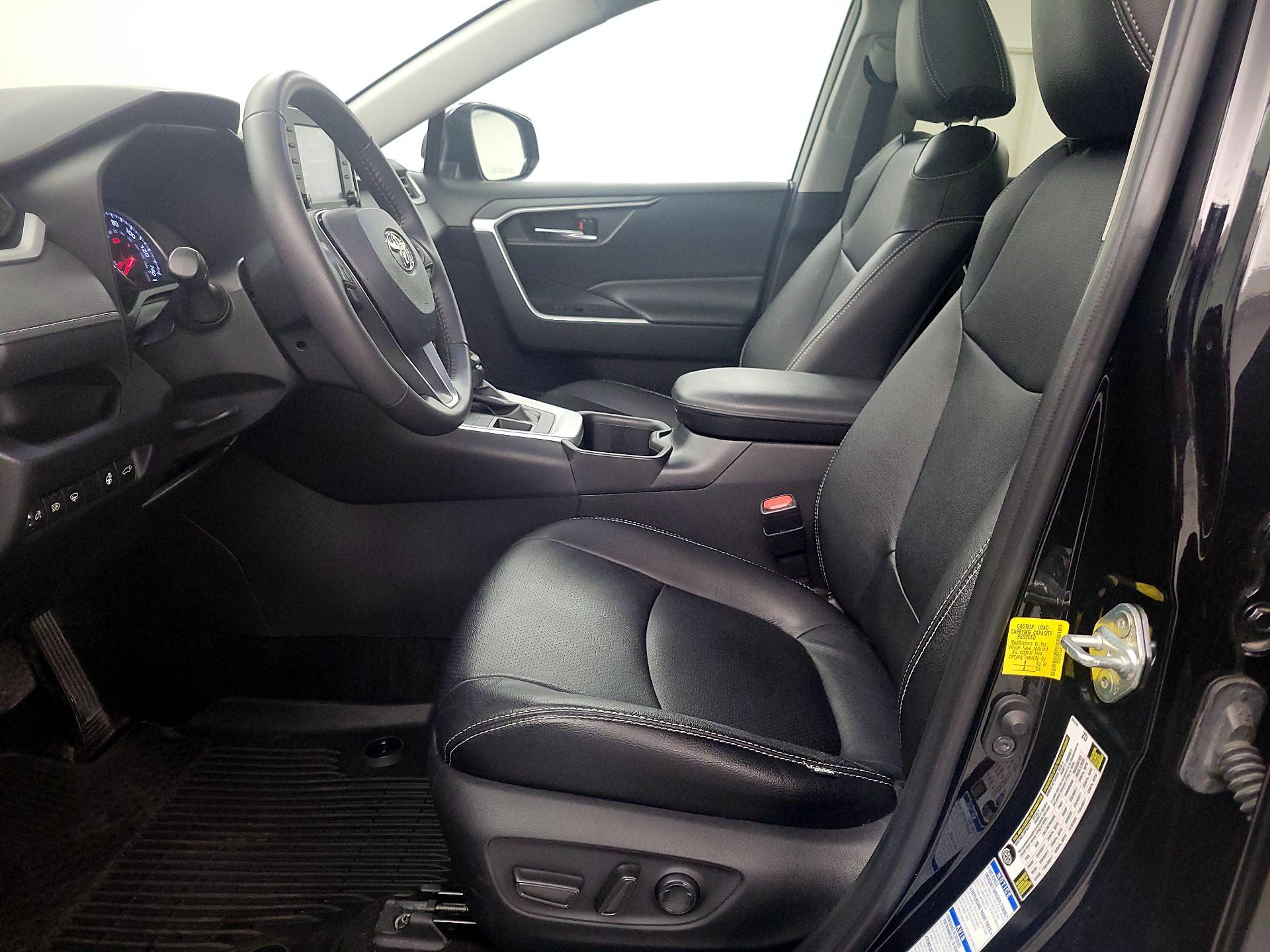 Thumbnail: 2022 Toyota RAV4 - 11