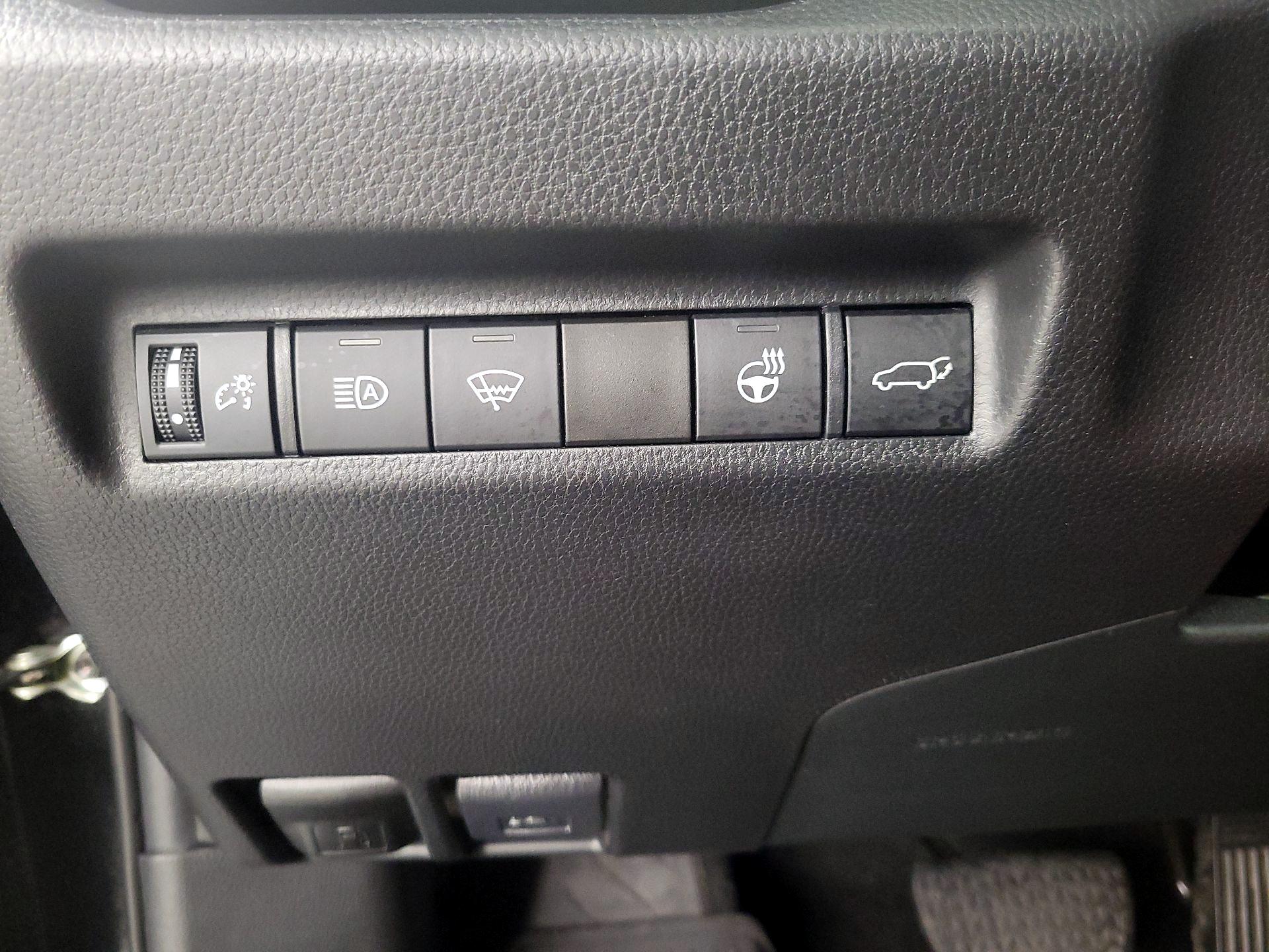 Thumbnail: 2022 Toyota RAV4 - 13