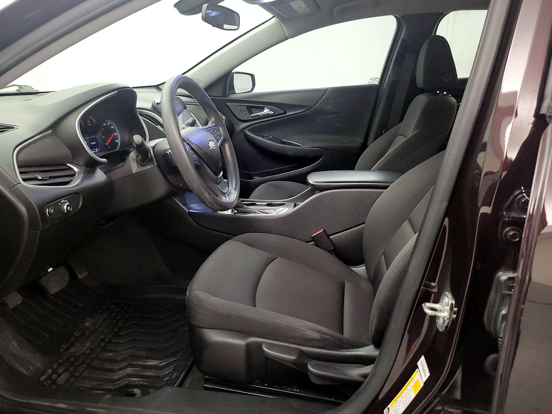 Thumbnail: 2020 Chevrolet Malibu - 11