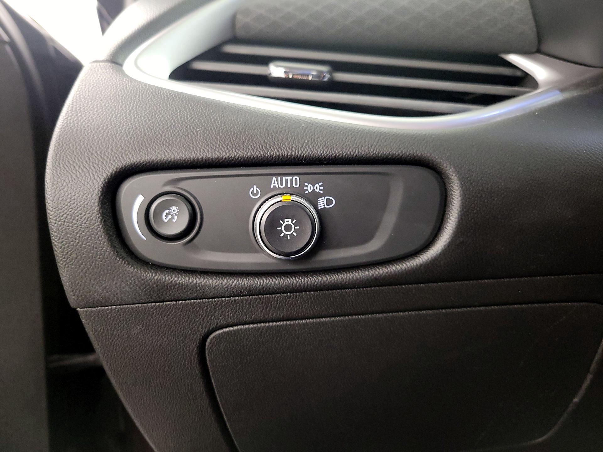 Thumbnail: 2020 Chevrolet Malibu - 13