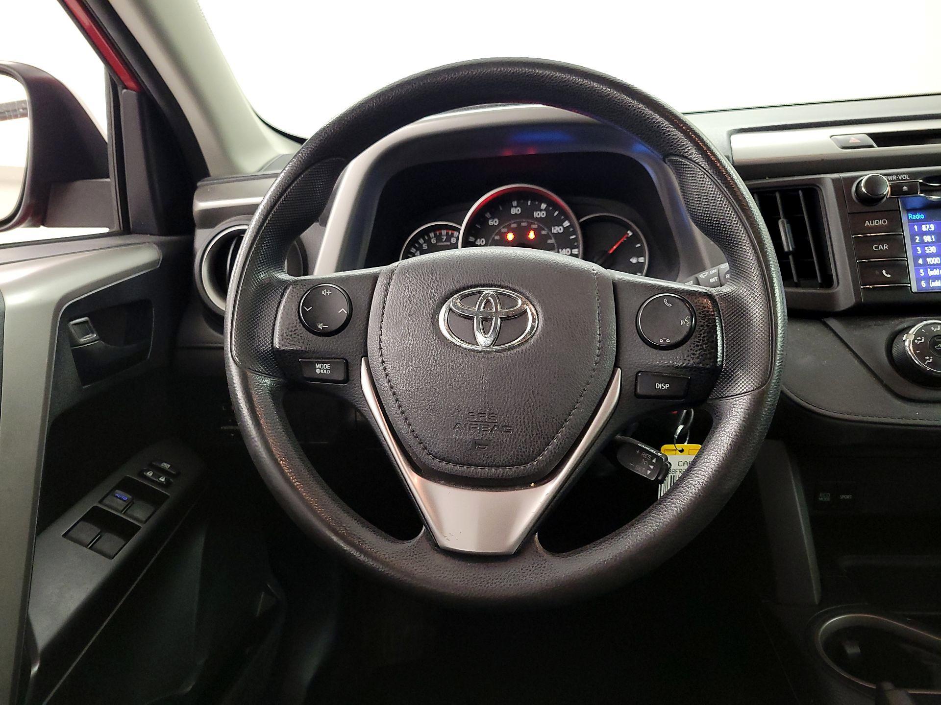Thumbnail: 2016 Toyota RAV4 - 10
