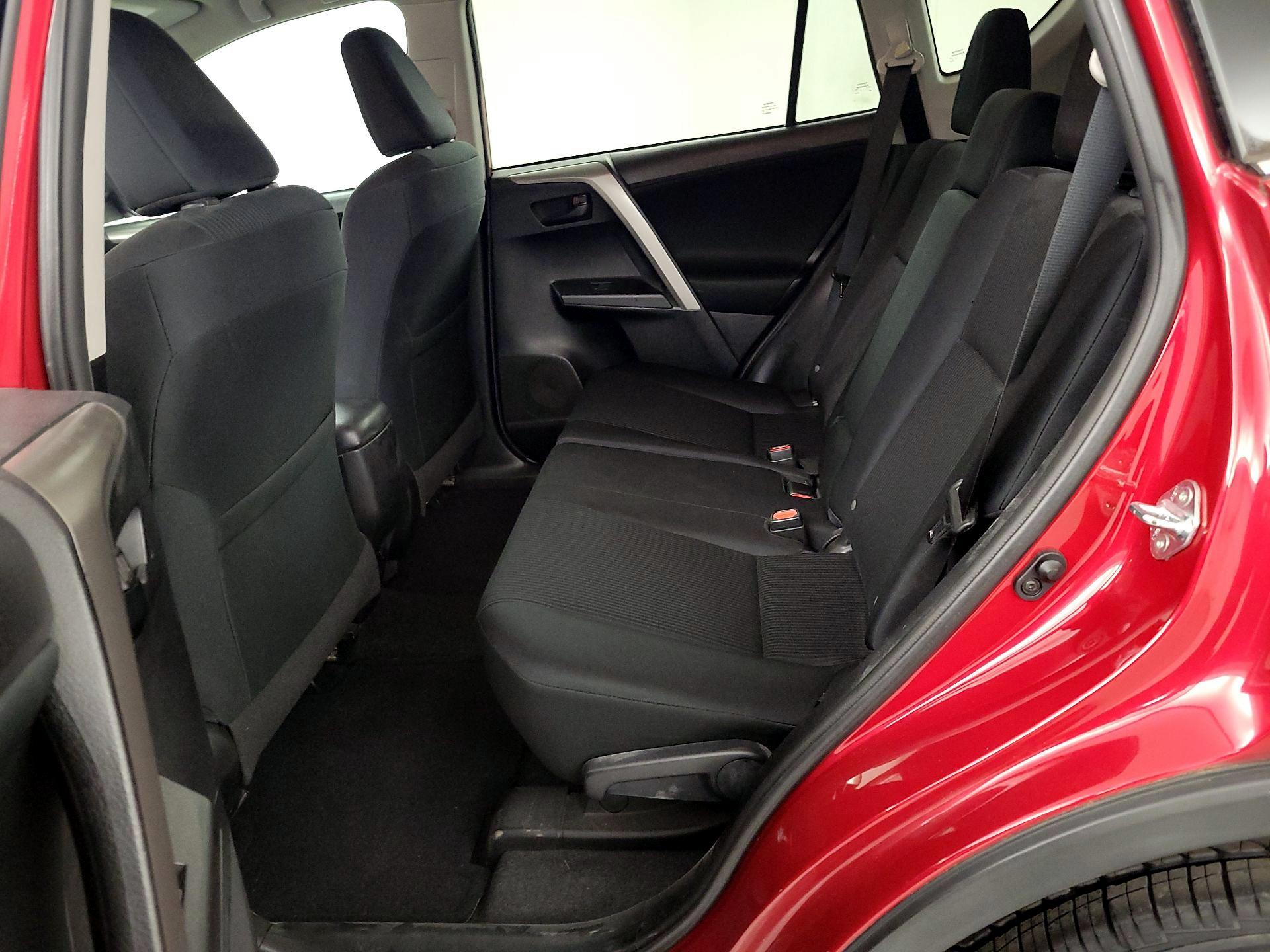 Thumbnail: 2016 Toyota RAV4 - 19