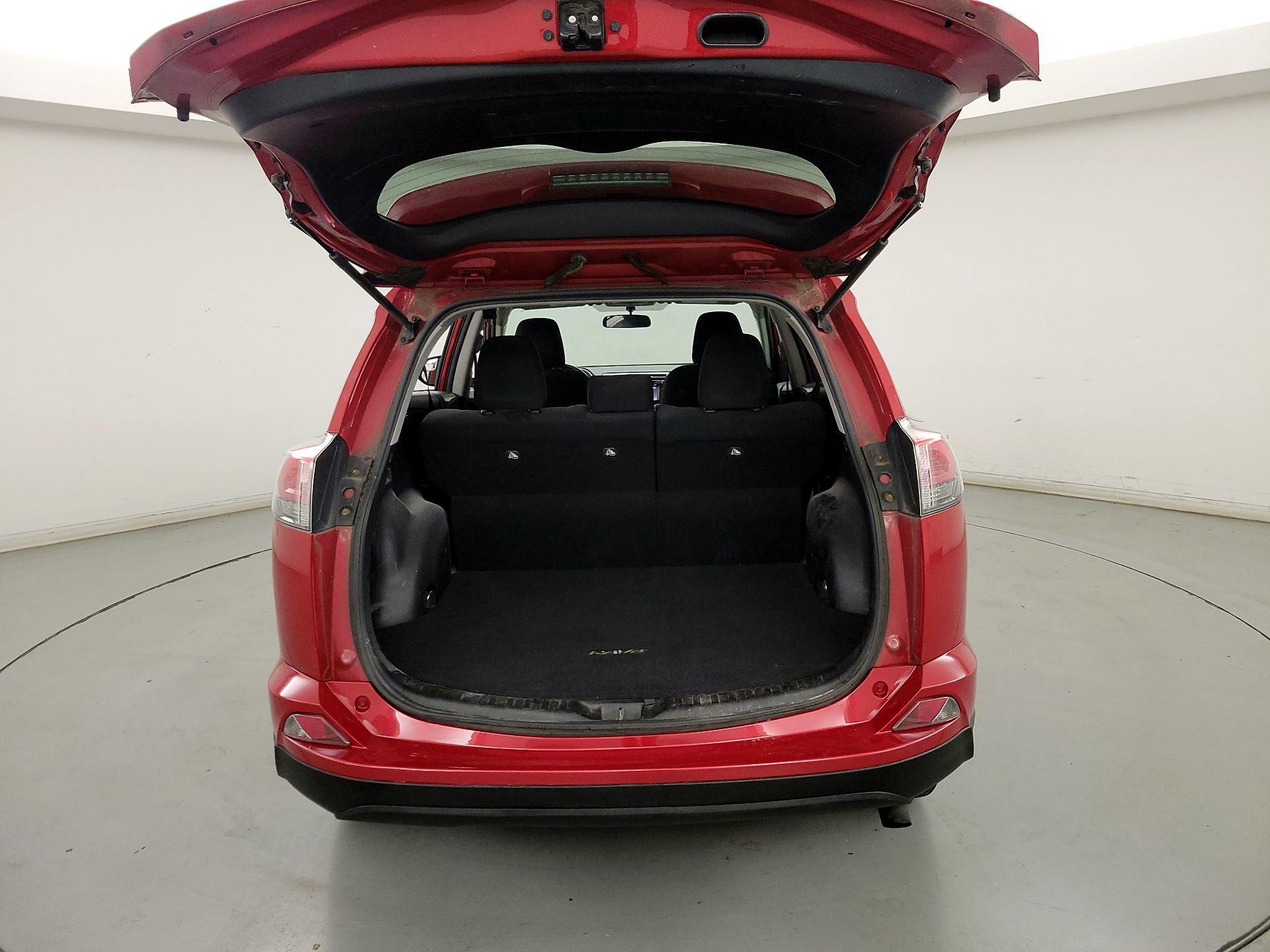 Thumbnail: 2016 Toyota RAV4 - 20