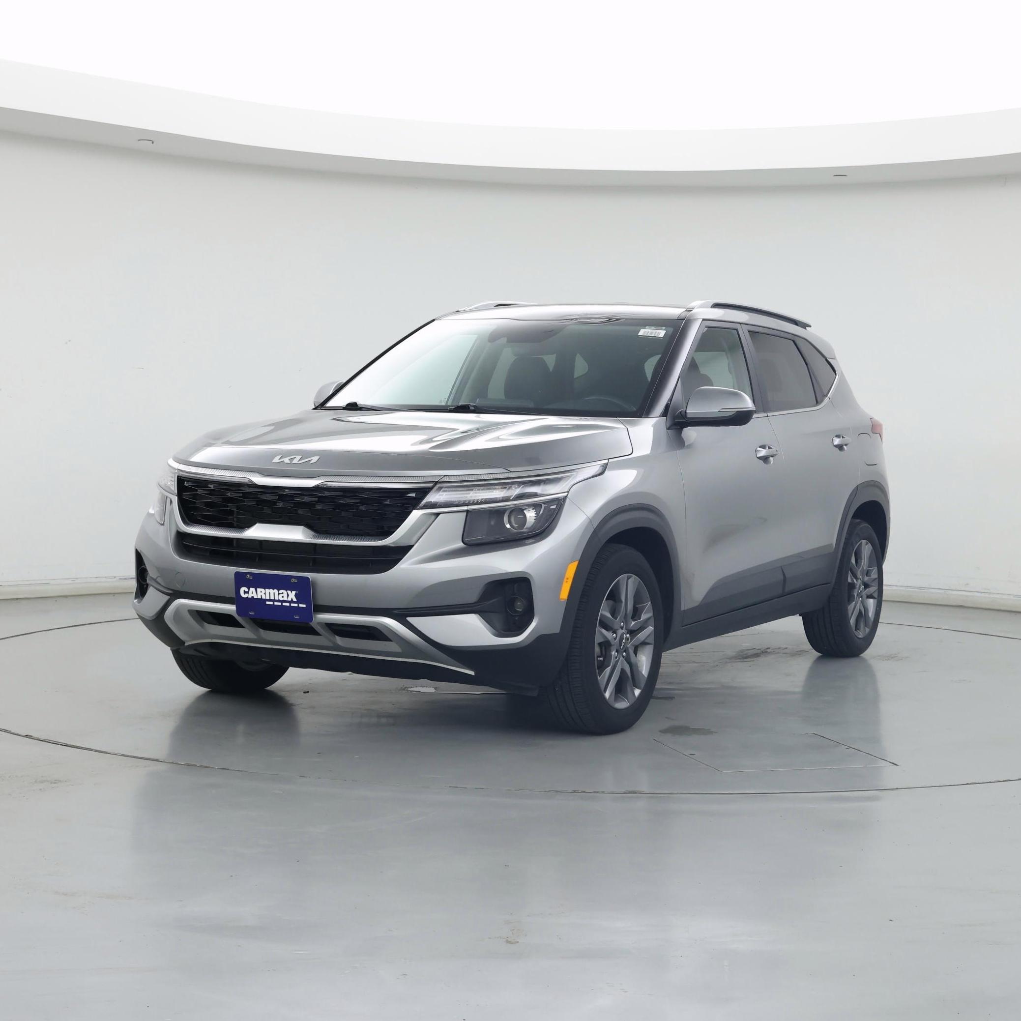 Thumbnail: 2023 Kia Seltos - 4