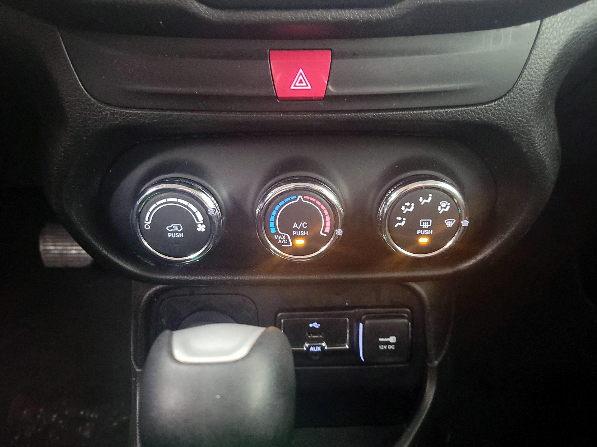 Thumbnail: 2017 Jeep Renegade - 16