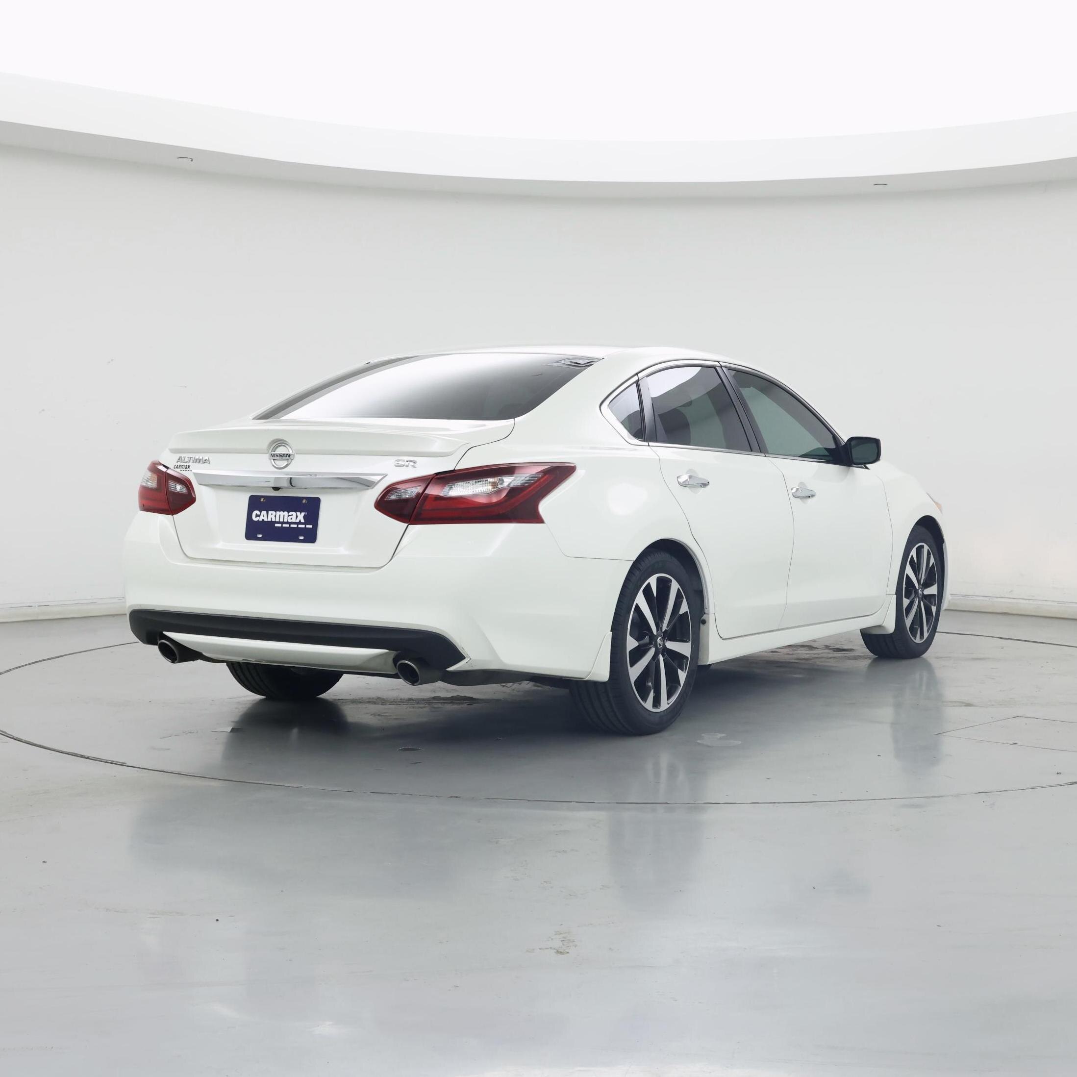 Thumbnail: 2018 Nissan Altima - 8