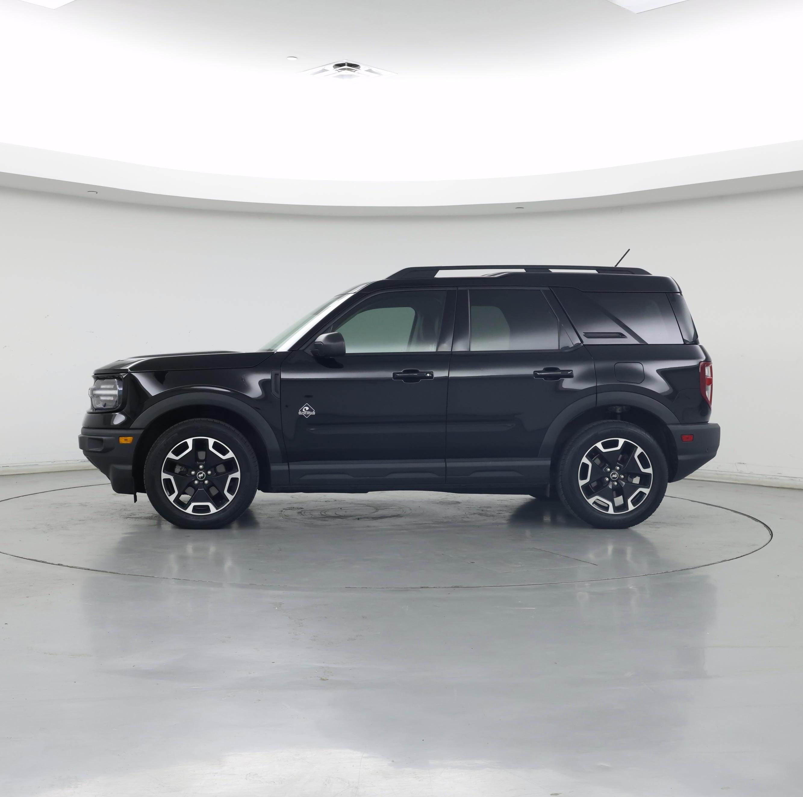 Thumbnail: 2021 Ford Bronco Sport - 3