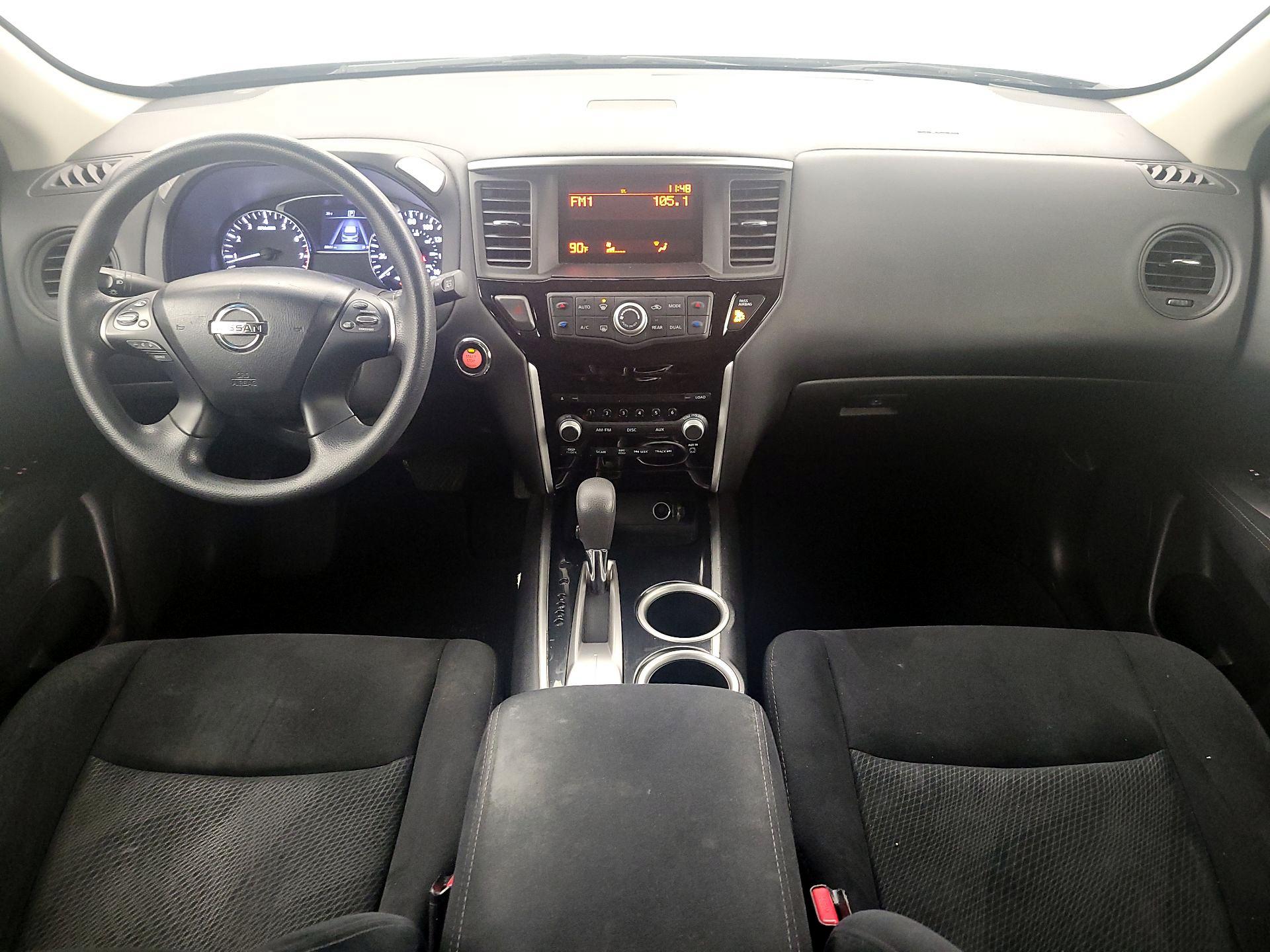 Thumbnail: 2016 Nissan Pathfinder - 9