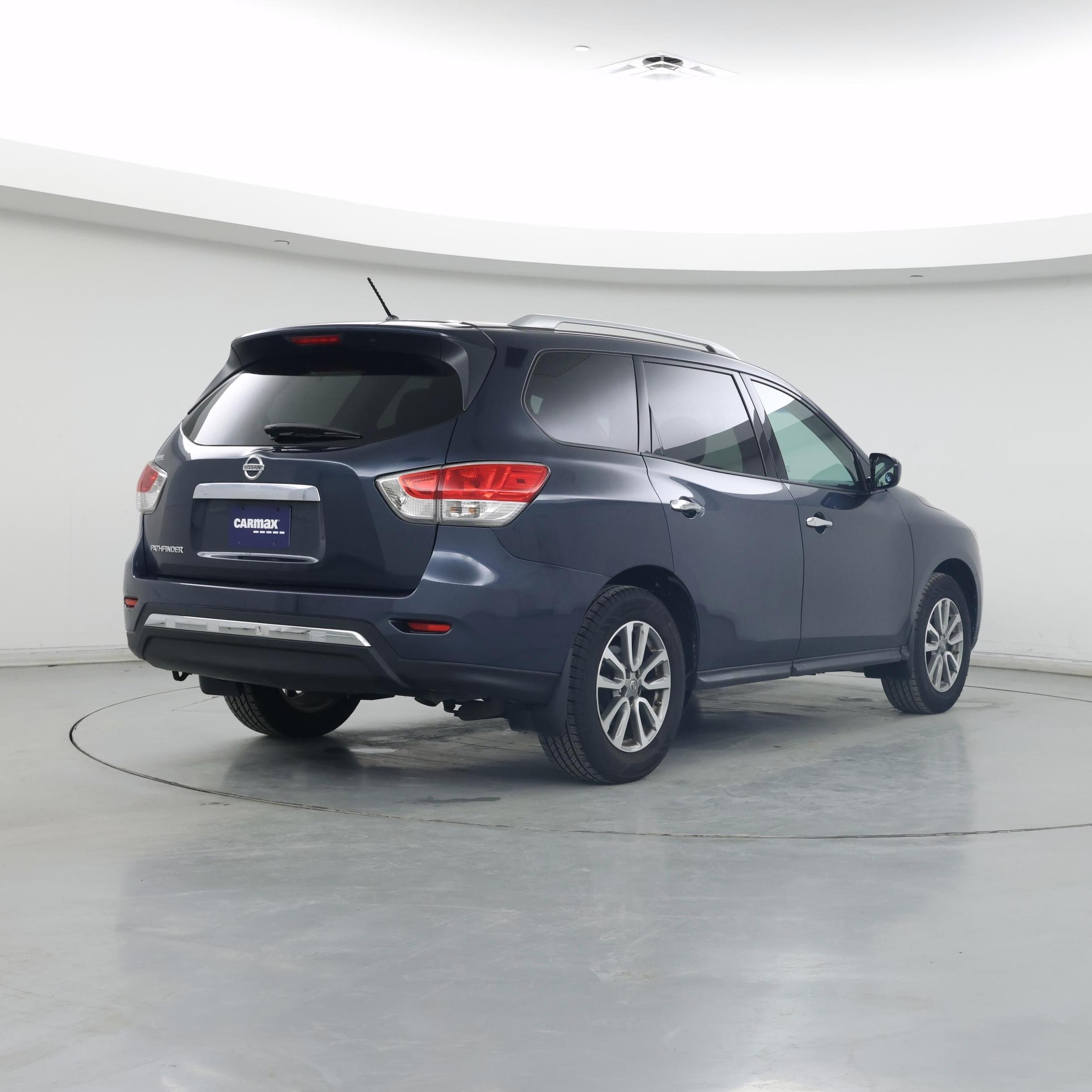 Thumbnail: 2016 Nissan Pathfinder - 8