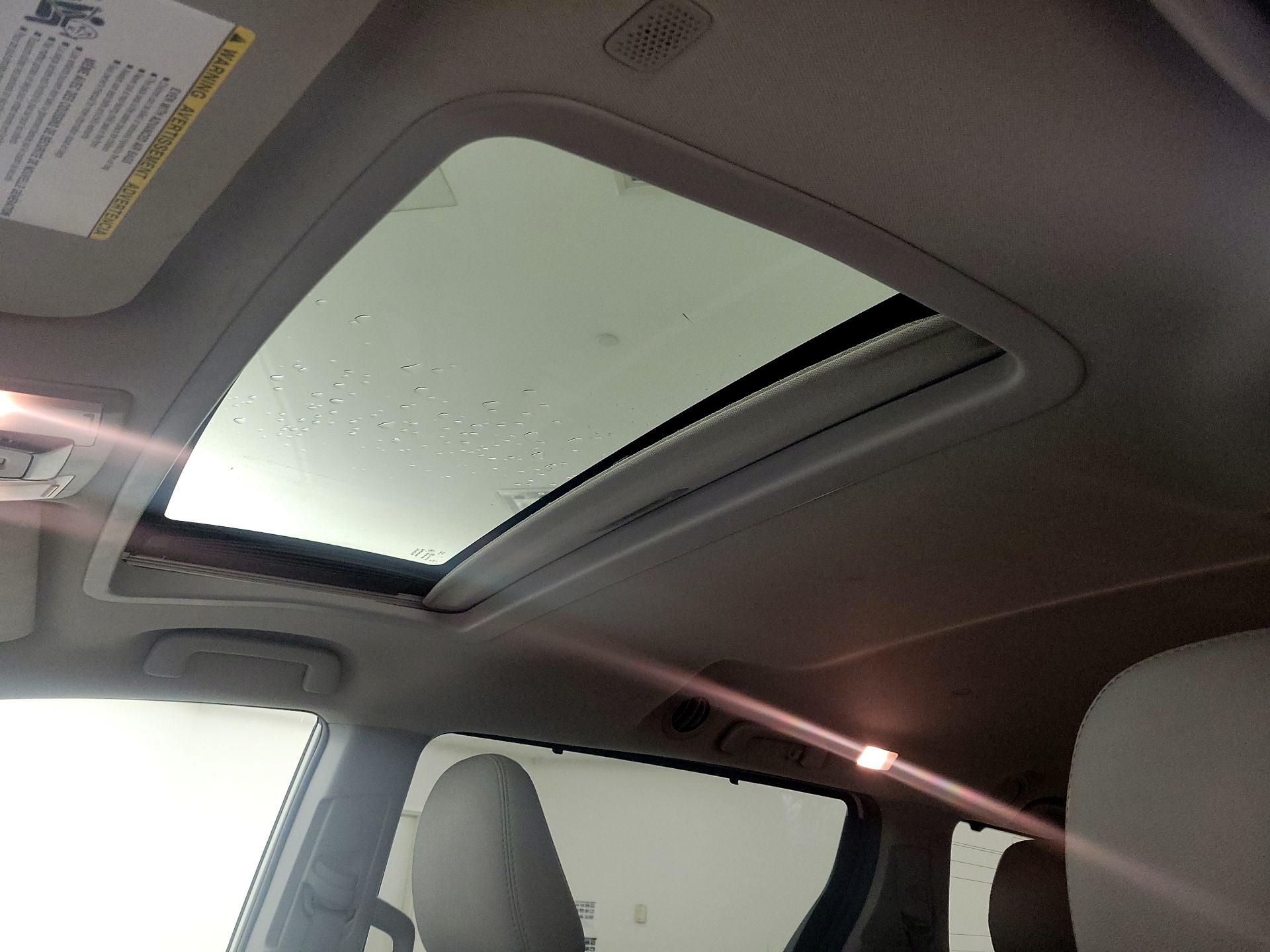 Thumbnail: 2020 Toyota Sienna - 20