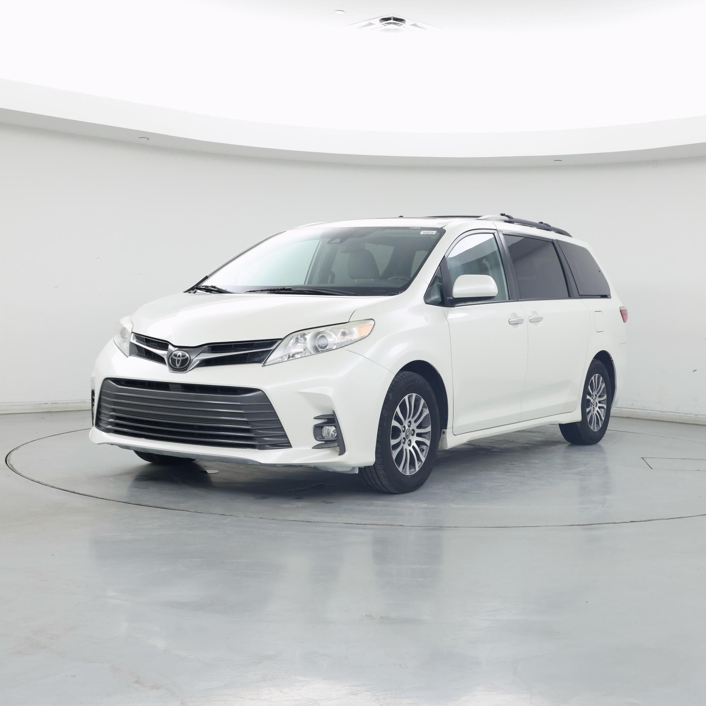 Thumbnail: 2020 Toyota Sienna - 4