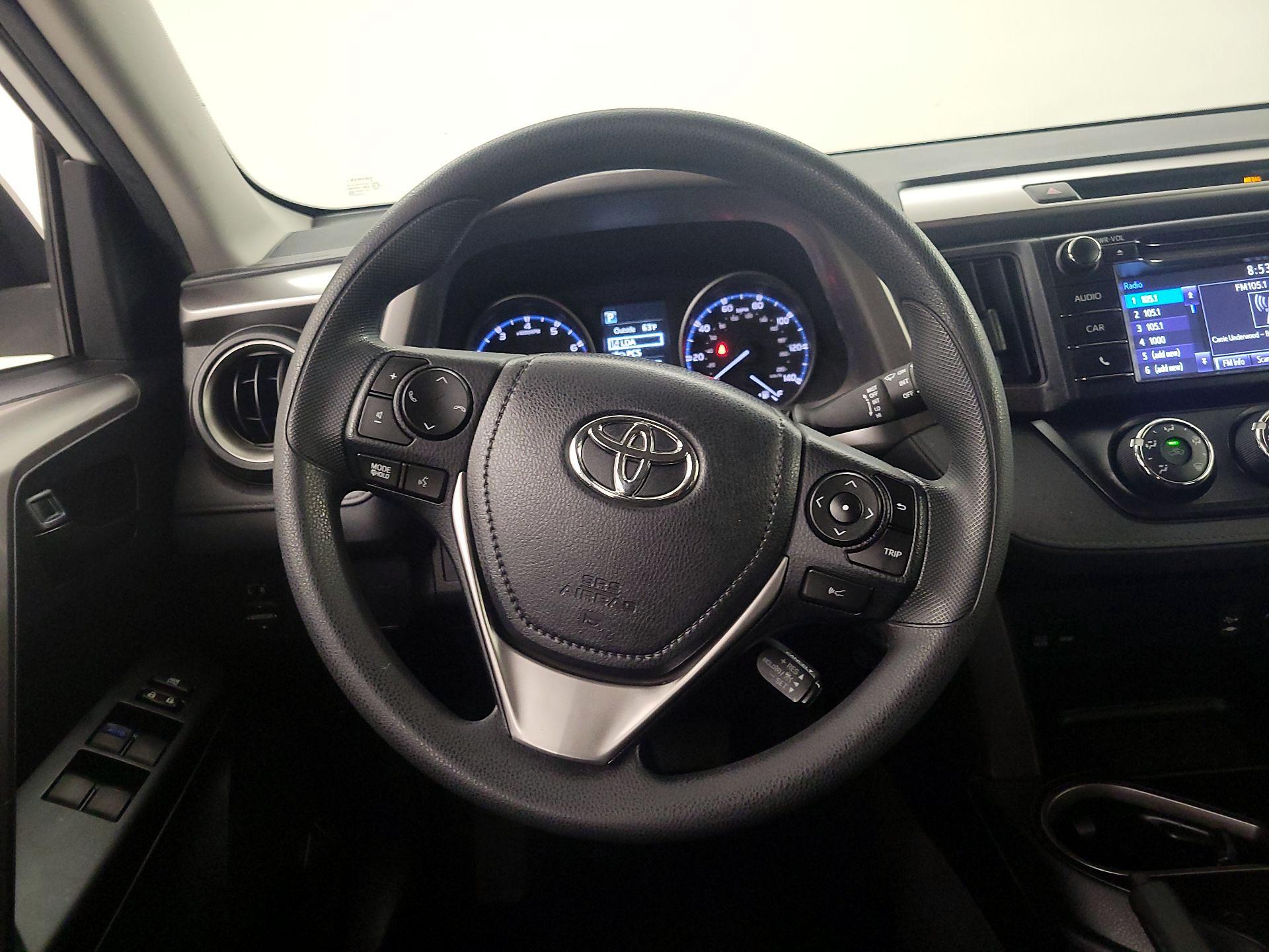 Thumbnail: 2017 Toyota RAV4 - 10