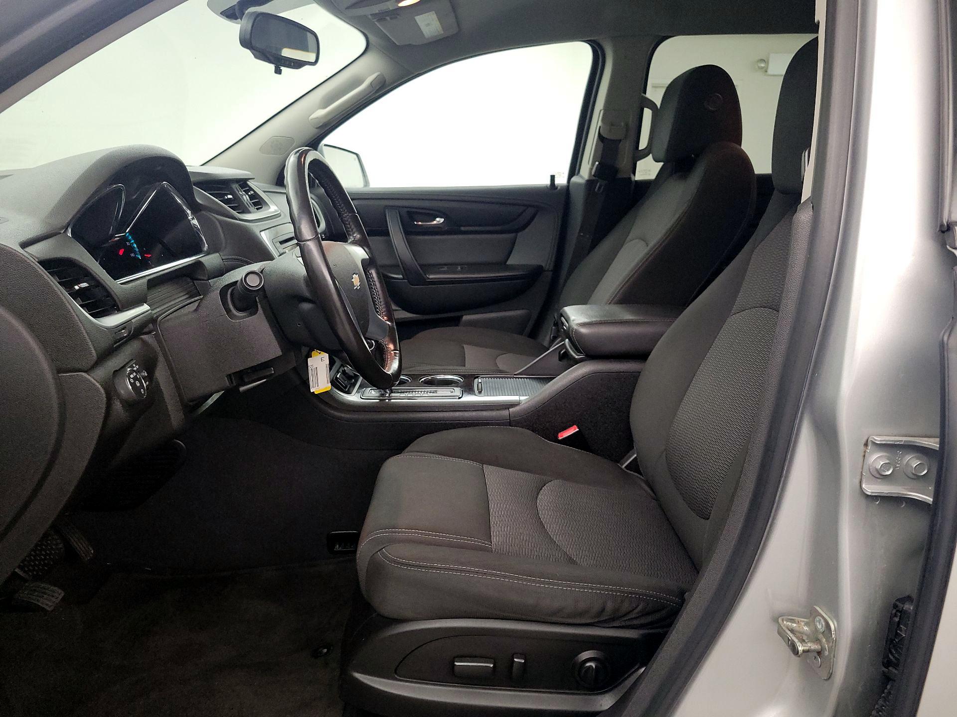 Thumbnail: 2017 Chevrolet Traverse - 11