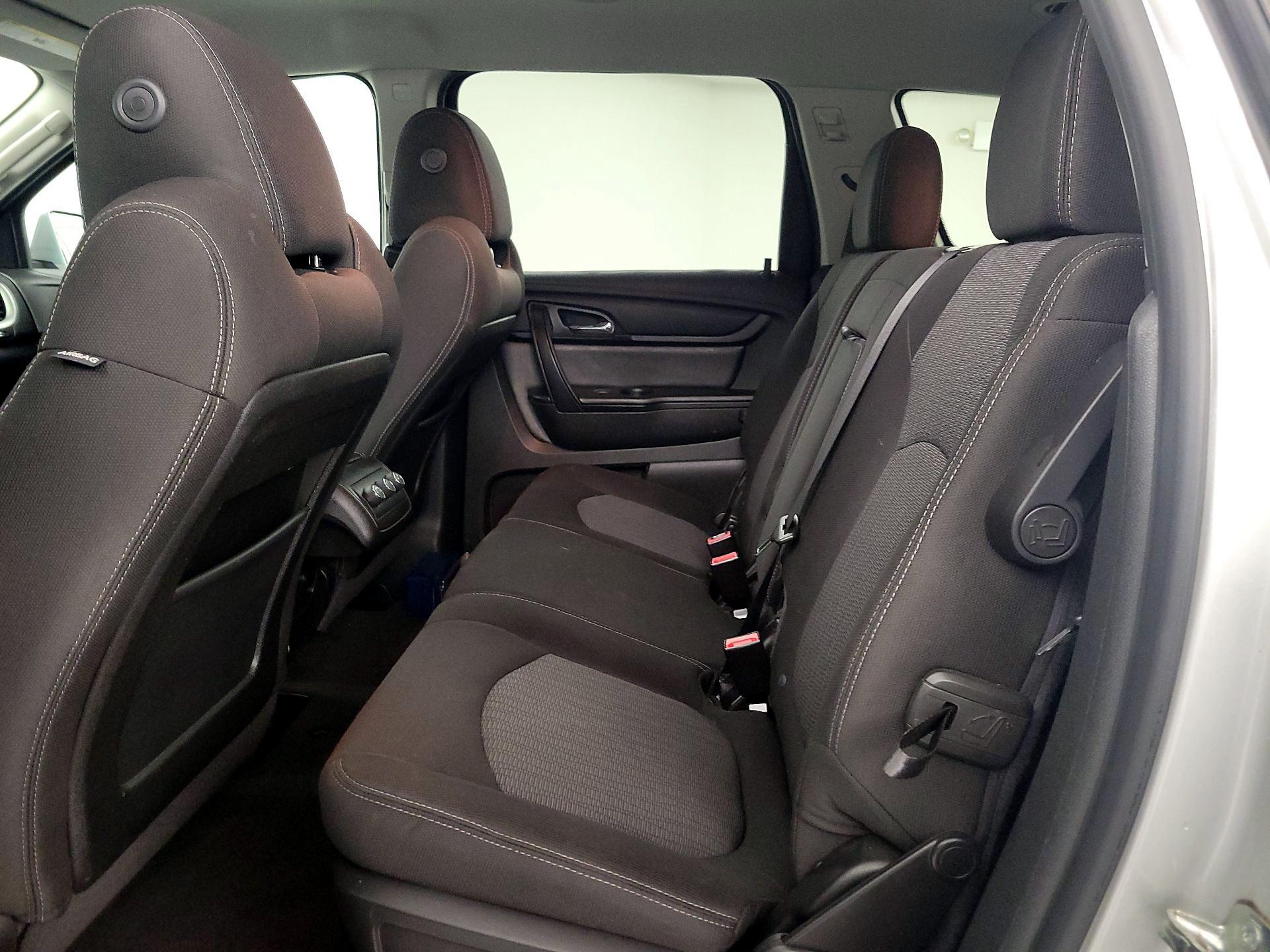 Thumbnail: 2017 Chevrolet Traverse - 19