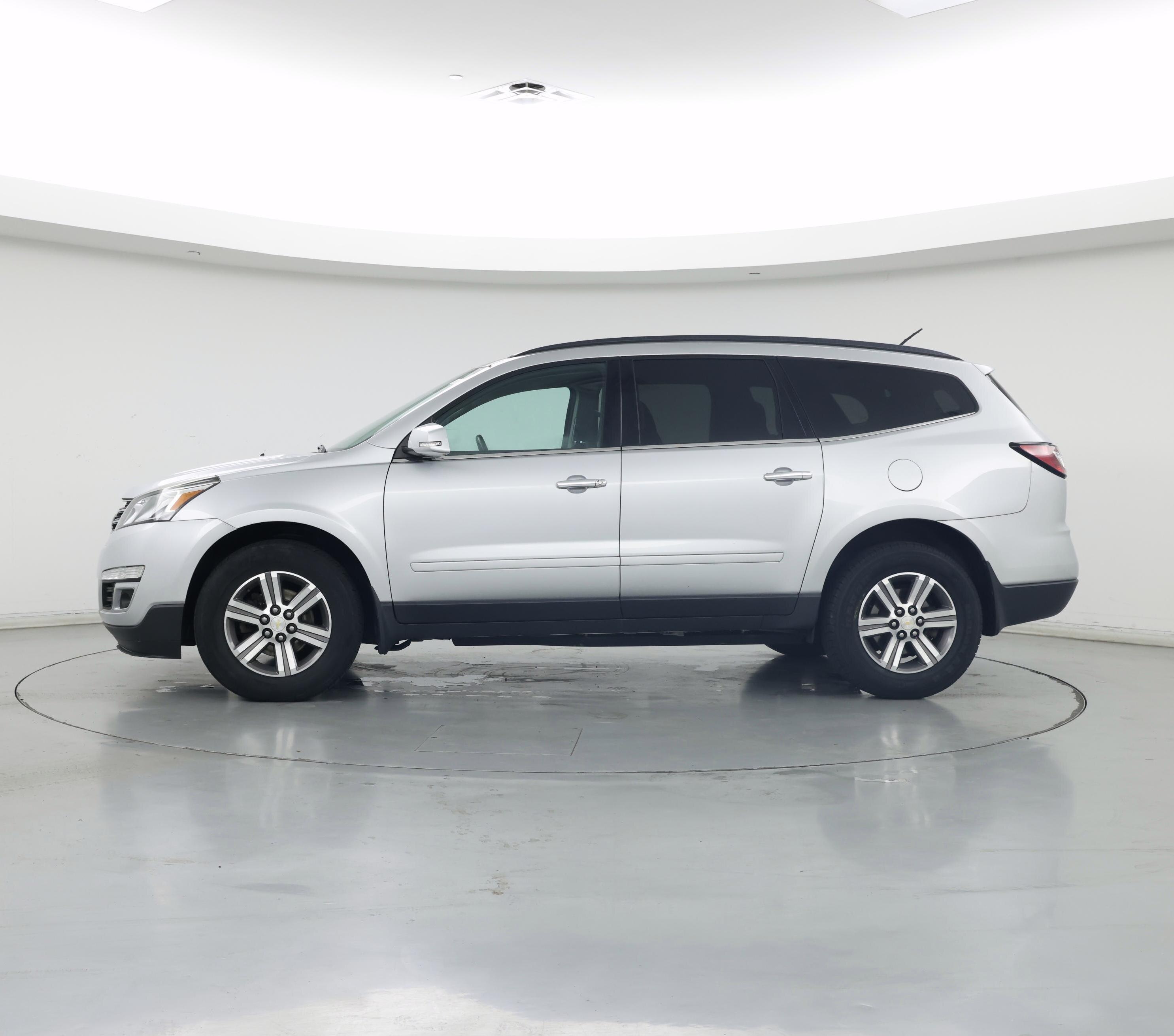 Thumbnail: 2017 Chevrolet Traverse - 3