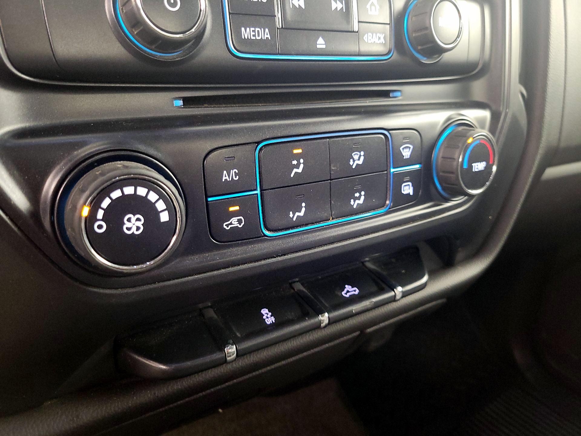 Thumbnail: 2015 Chevrolet Silverado 1500 - 16