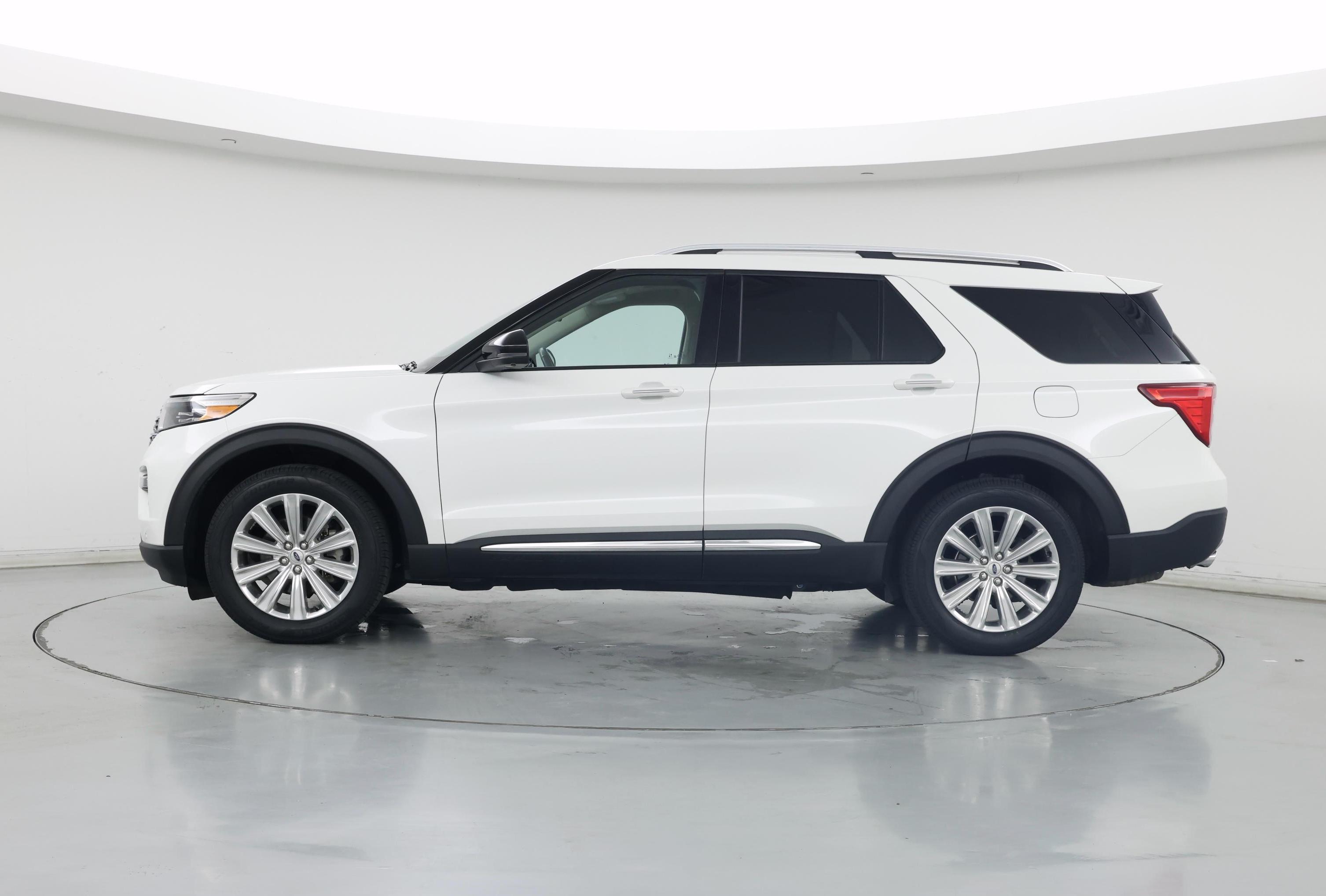 Thumbnail: 2022 Ford Explorer - 3