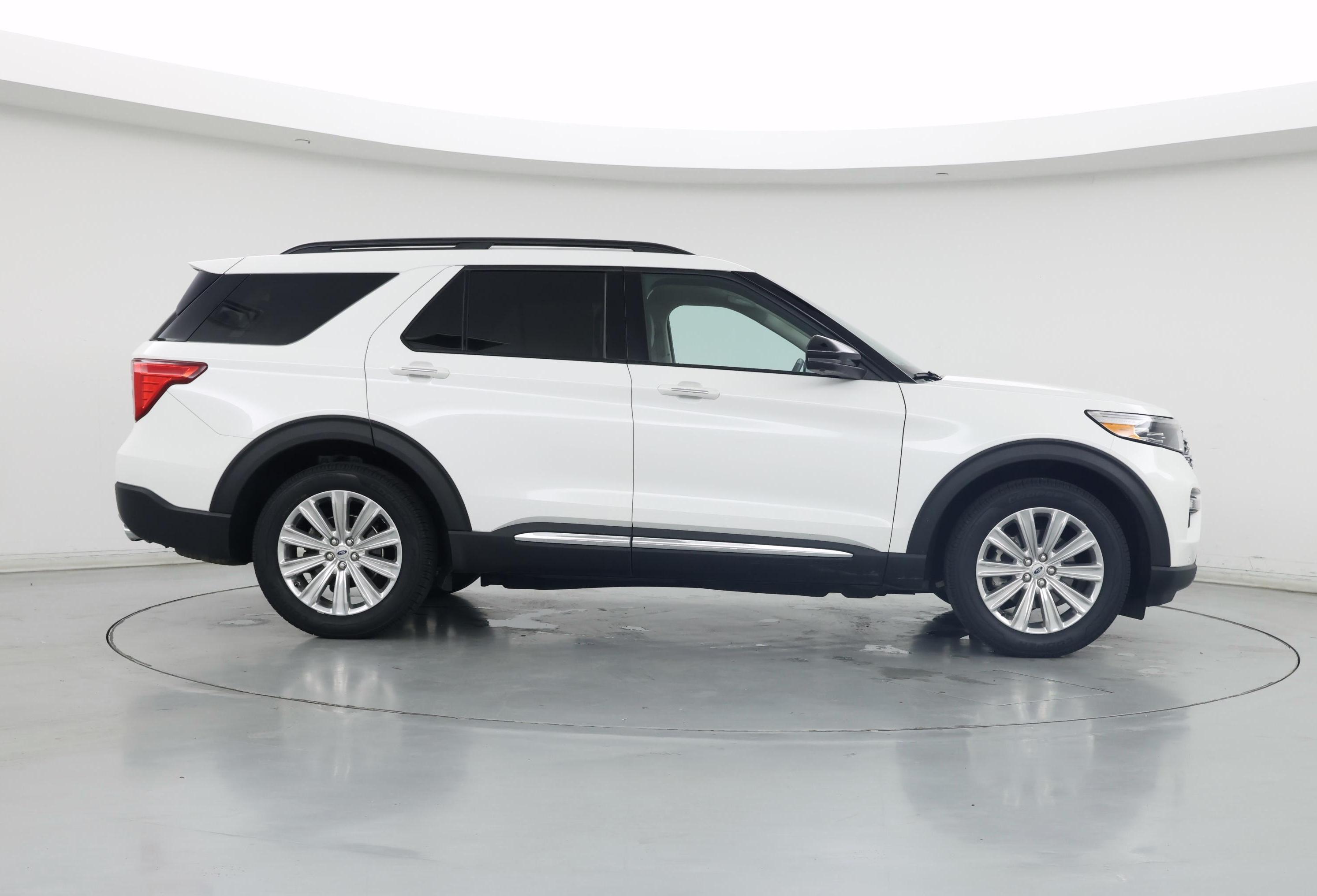 Thumbnail: 2022 Ford Explorer - 7