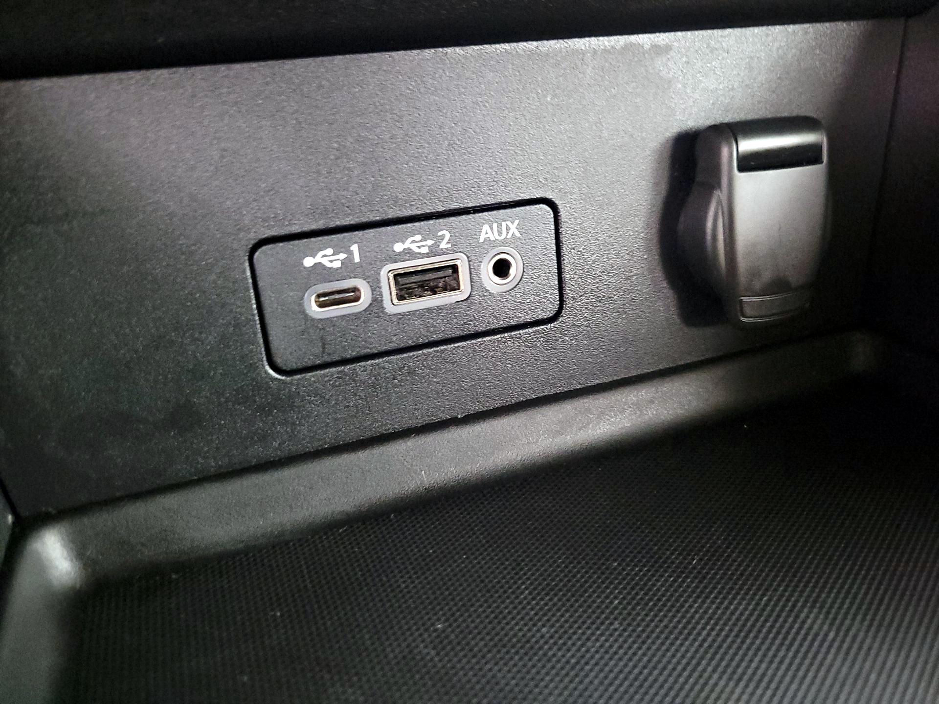 Thumbnail: 2021 Nissan Sentra - 18