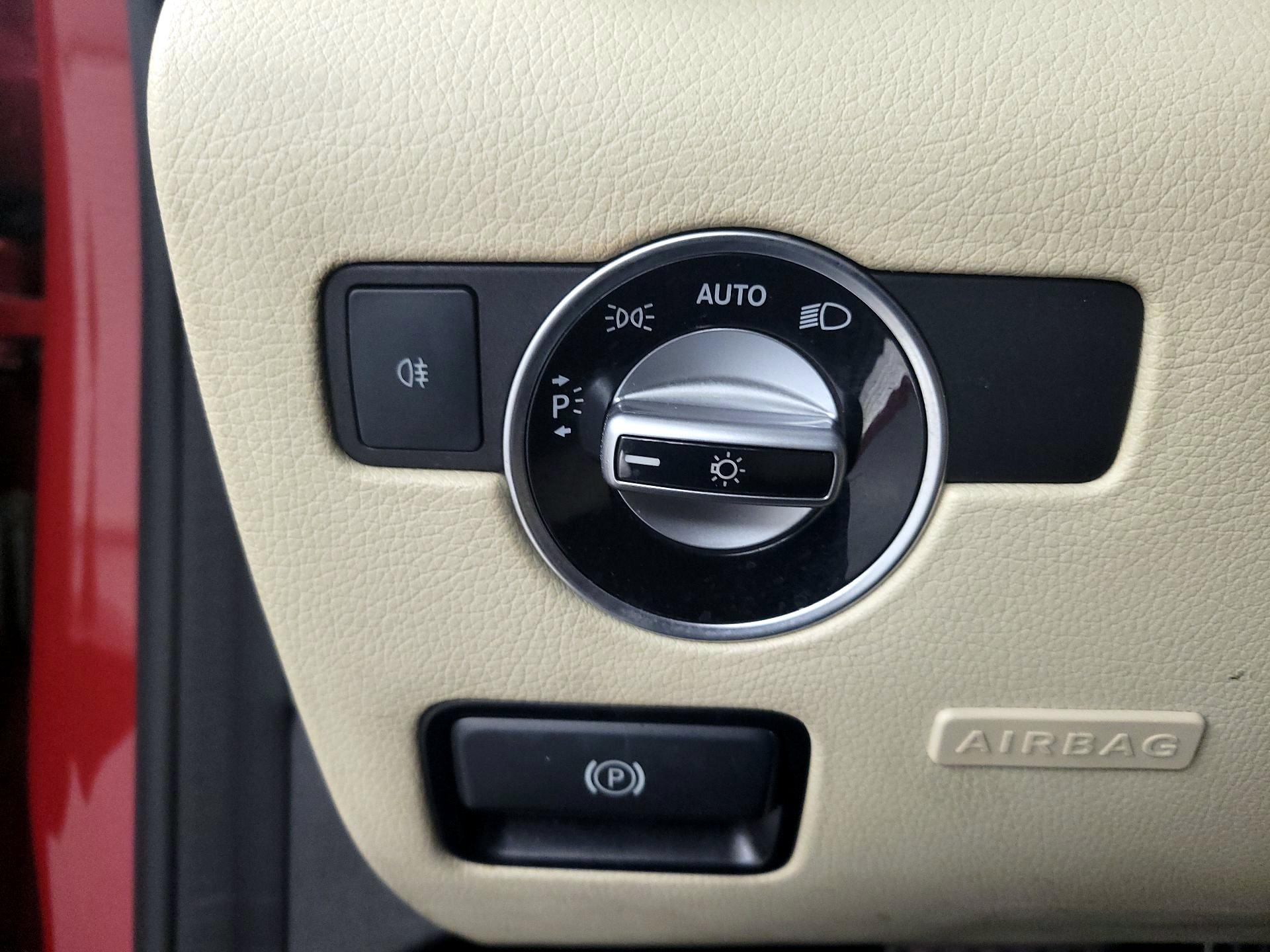 Thumbnail: 2020 Mercedes-Benz SLC - 13