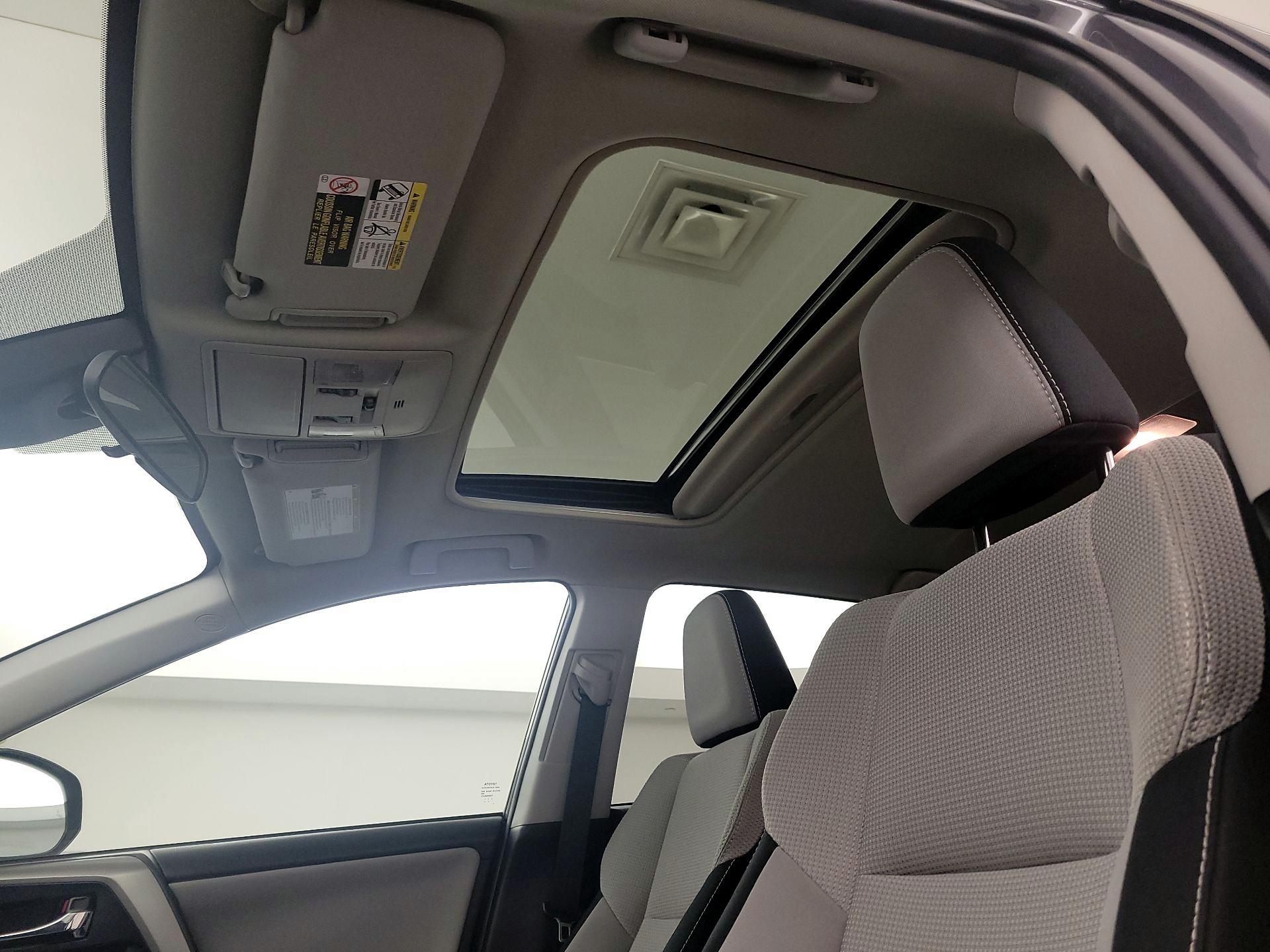 Thumbnail: 2017 Toyota RAV4 - 19