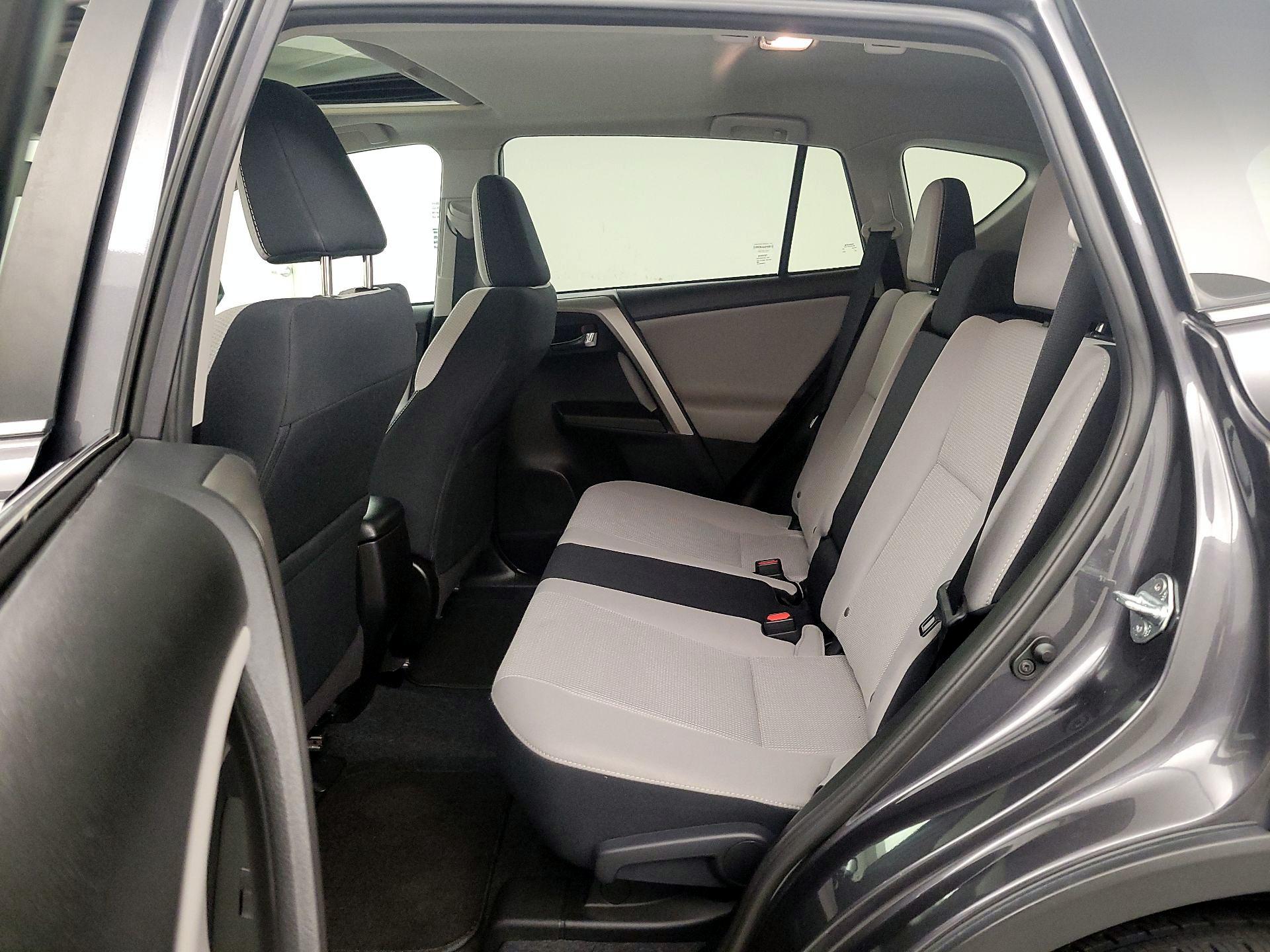 Thumbnail: 2017 Toyota RAV4 - 20