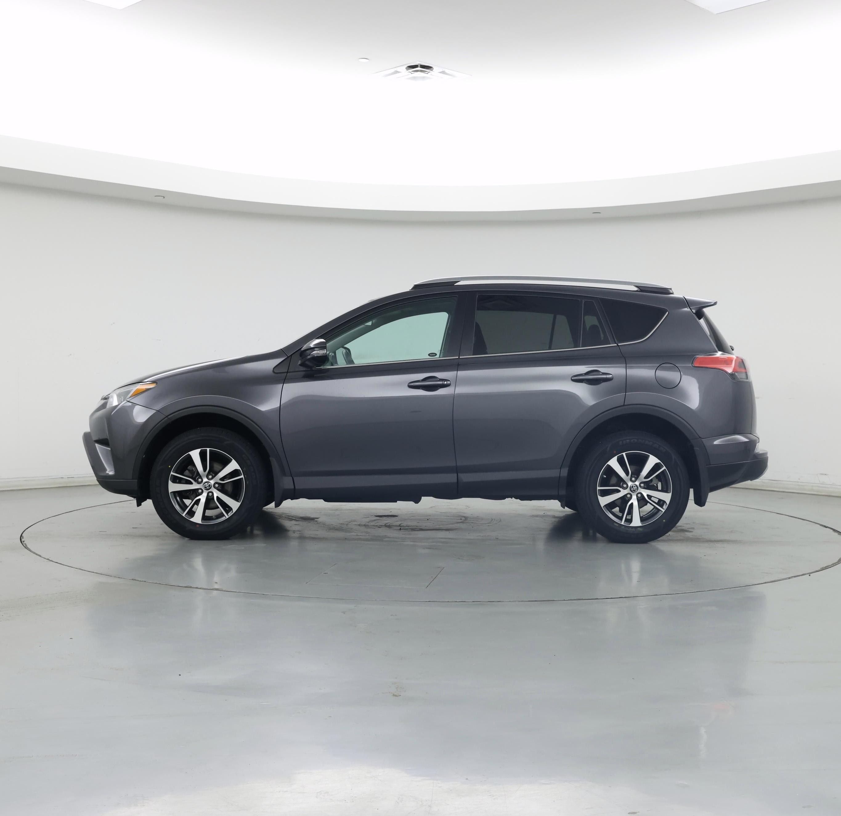 Thumbnail: 2017 Toyota RAV4 - 3